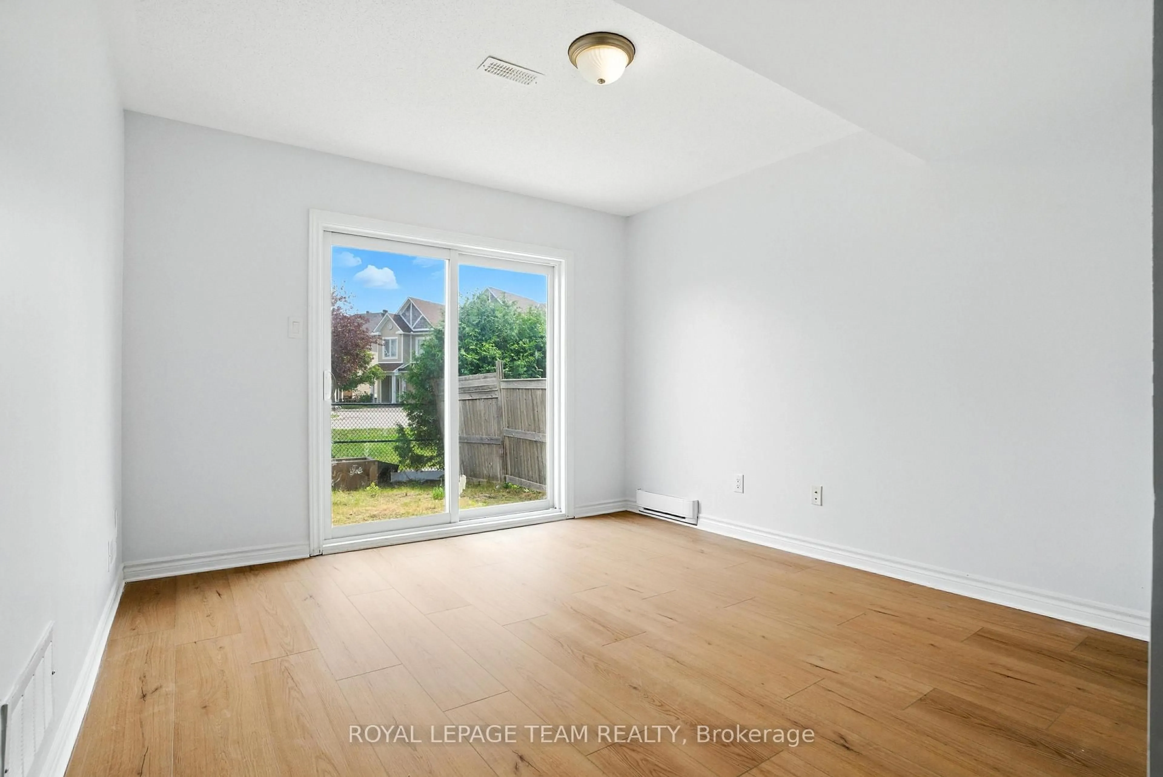 A pic of a room for 495 Coldwater Cres, Ottawa Ontario K2M 0J4