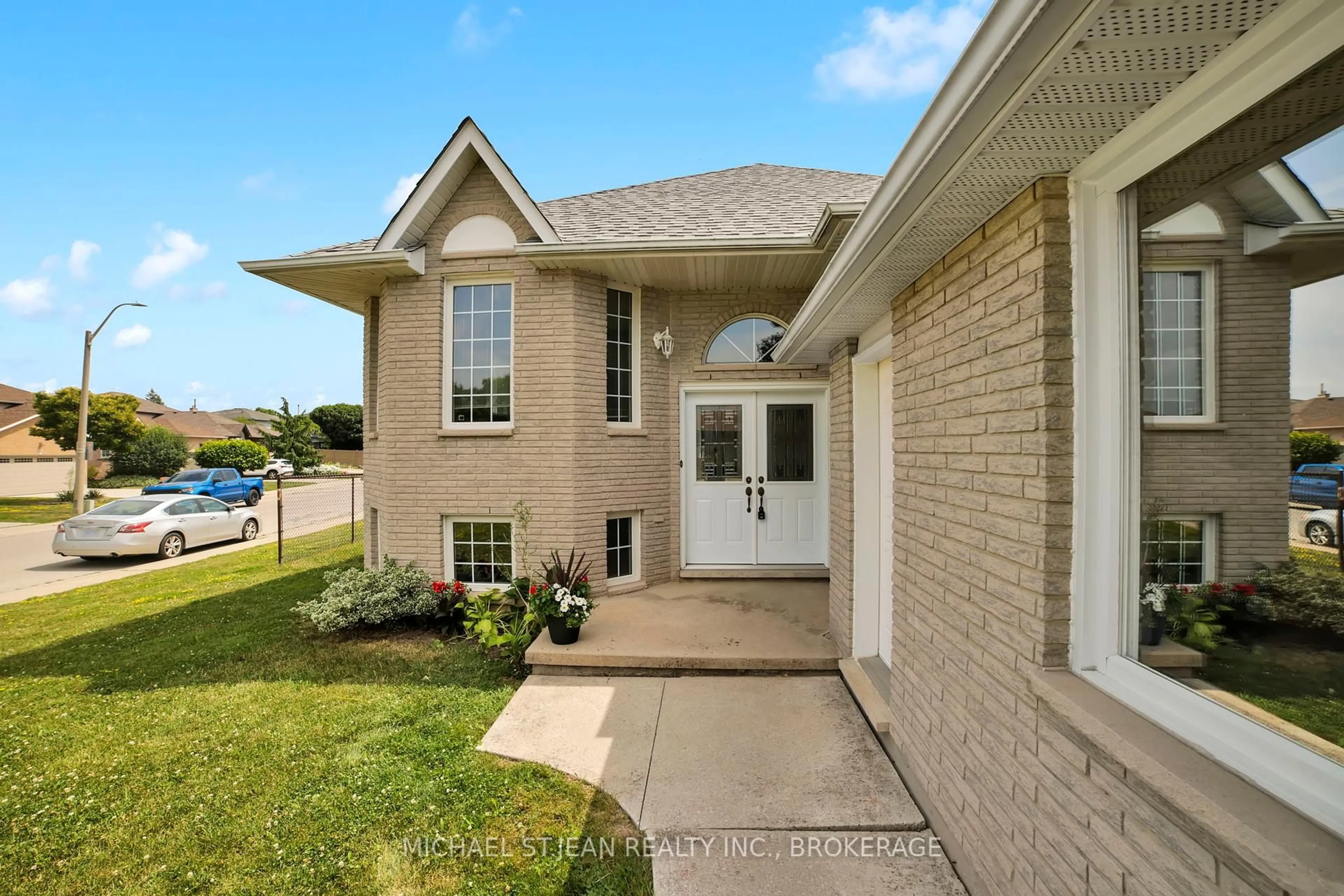 Home with brick exterior material, water/lake/river/ocean view for 3 Massena Dr, Hamilton Ontario L9B 2J2