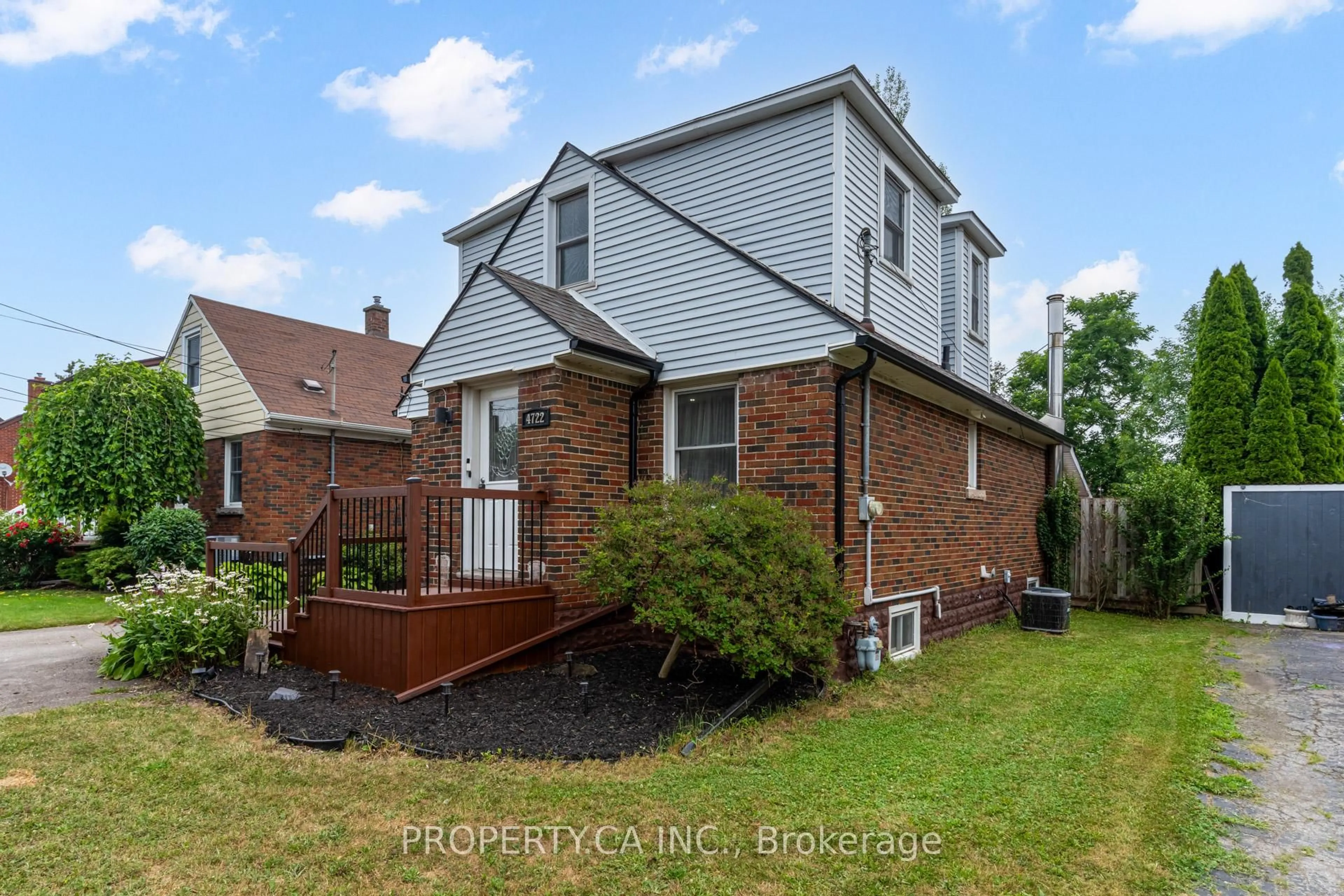 Home with brick exterior material, street for 4722 Homewood Ave, Niagara Falls Ontario L2E 4Y3