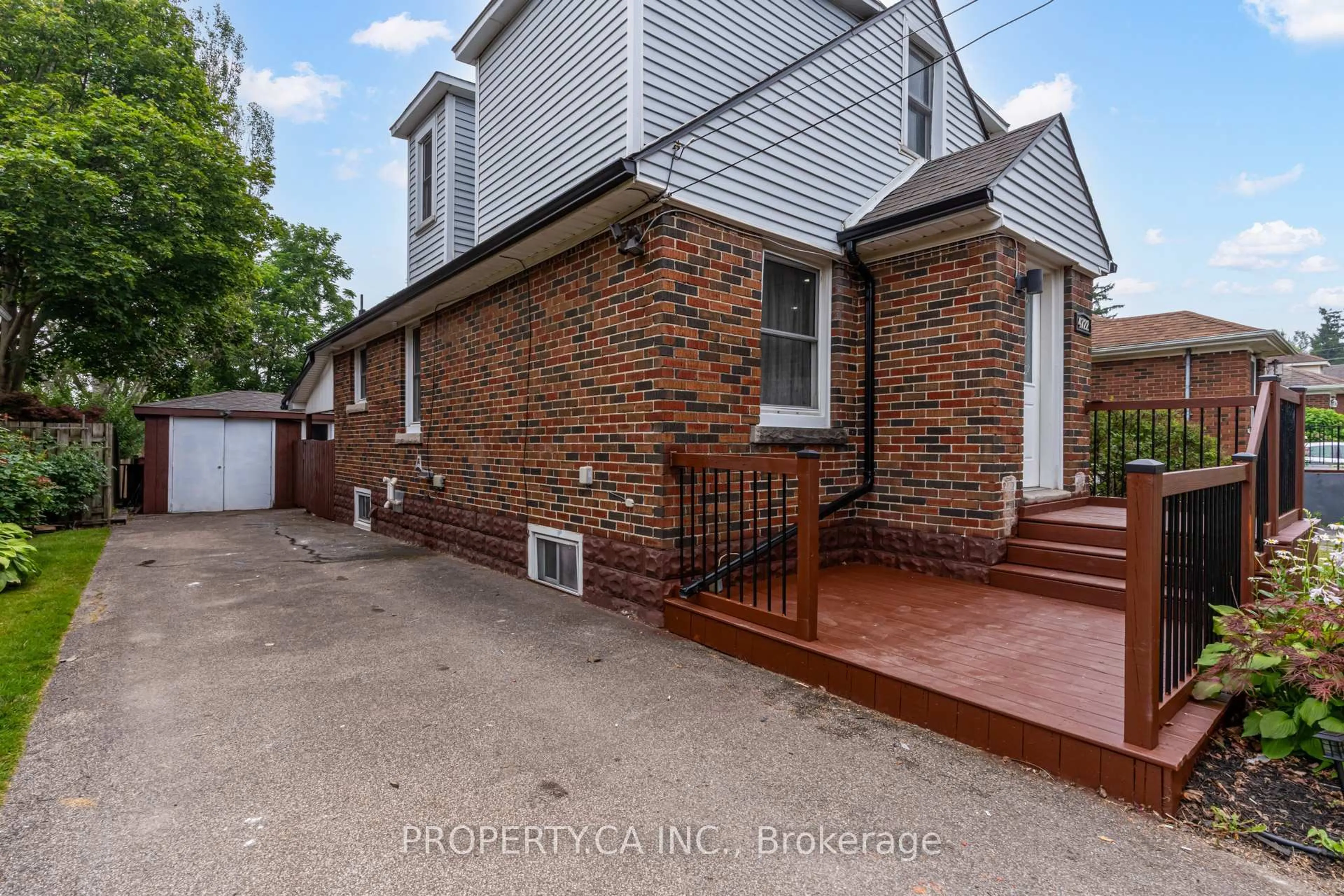 Home with brick exterior material, street for 4722 Homewood Ave, Niagara Falls Ontario L2E 4Y3
