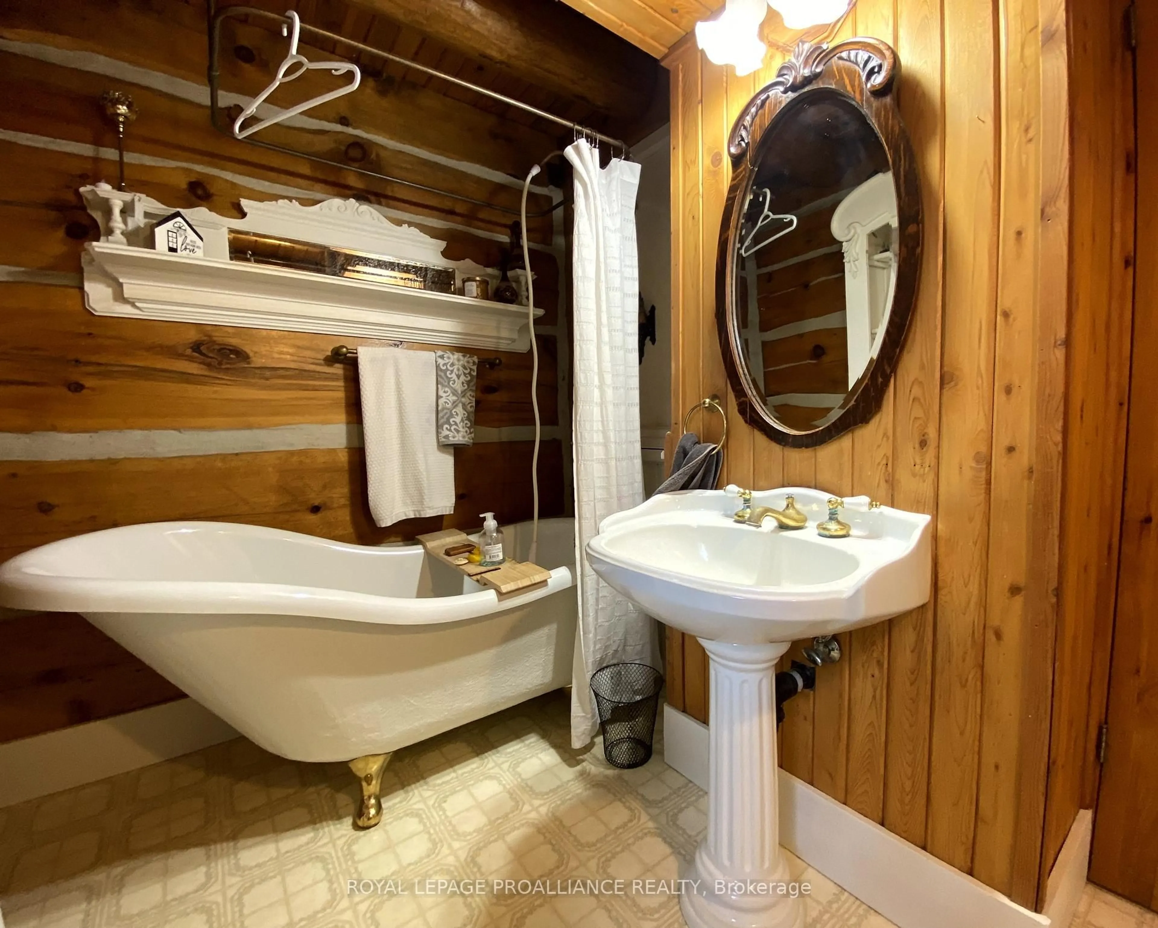 Standard bathroom, unknown for 1464 County Road 28, Brighton Ontario K0K 1H0