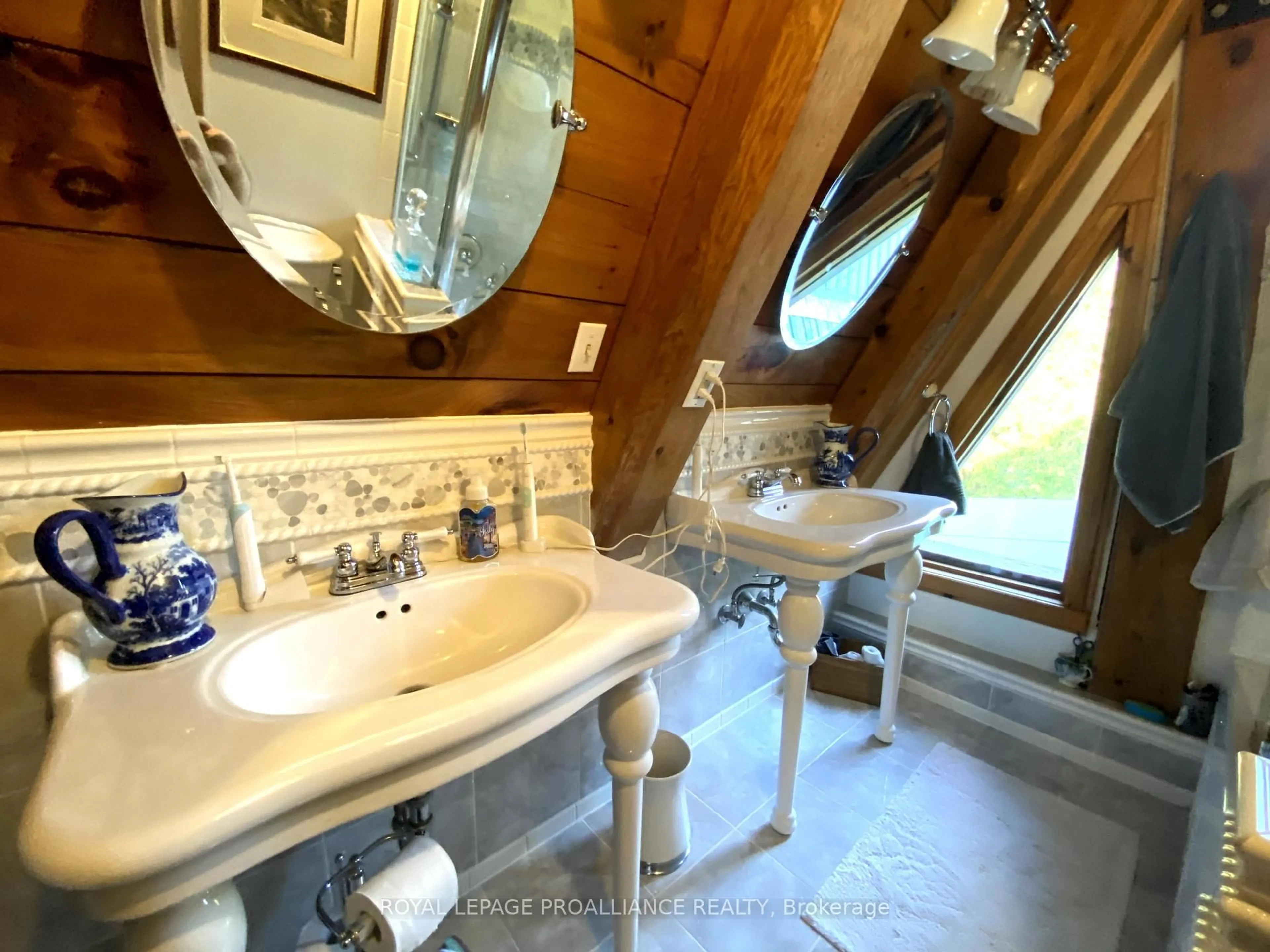 Standard bathroom, ceramic/tile floor for 1464 County Road 28, Brighton Ontario K0K 1H0
