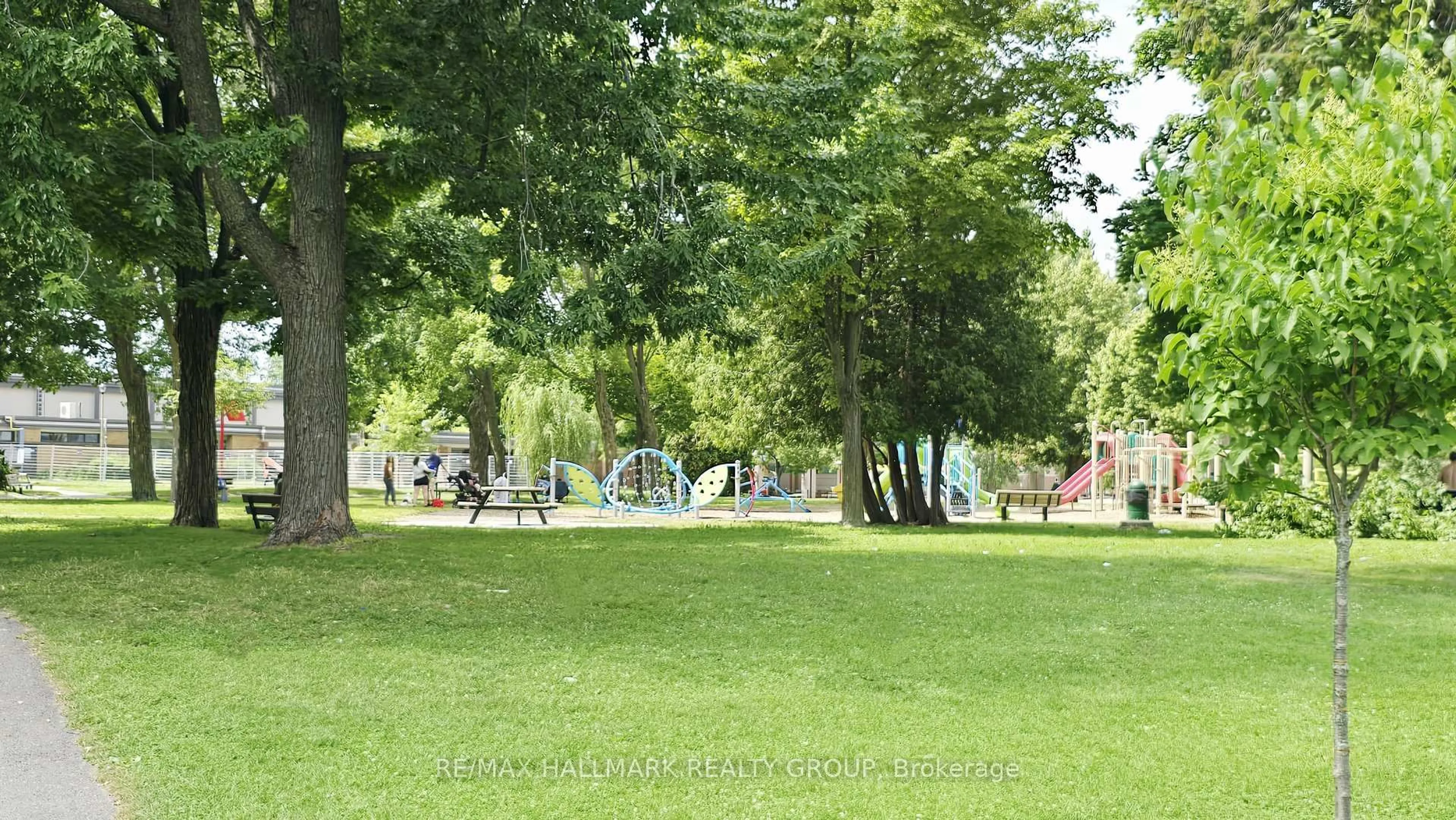 Patio, forest/trees view for 2923 Ahearn Ave, Ottawa Ontario K2B 7A1