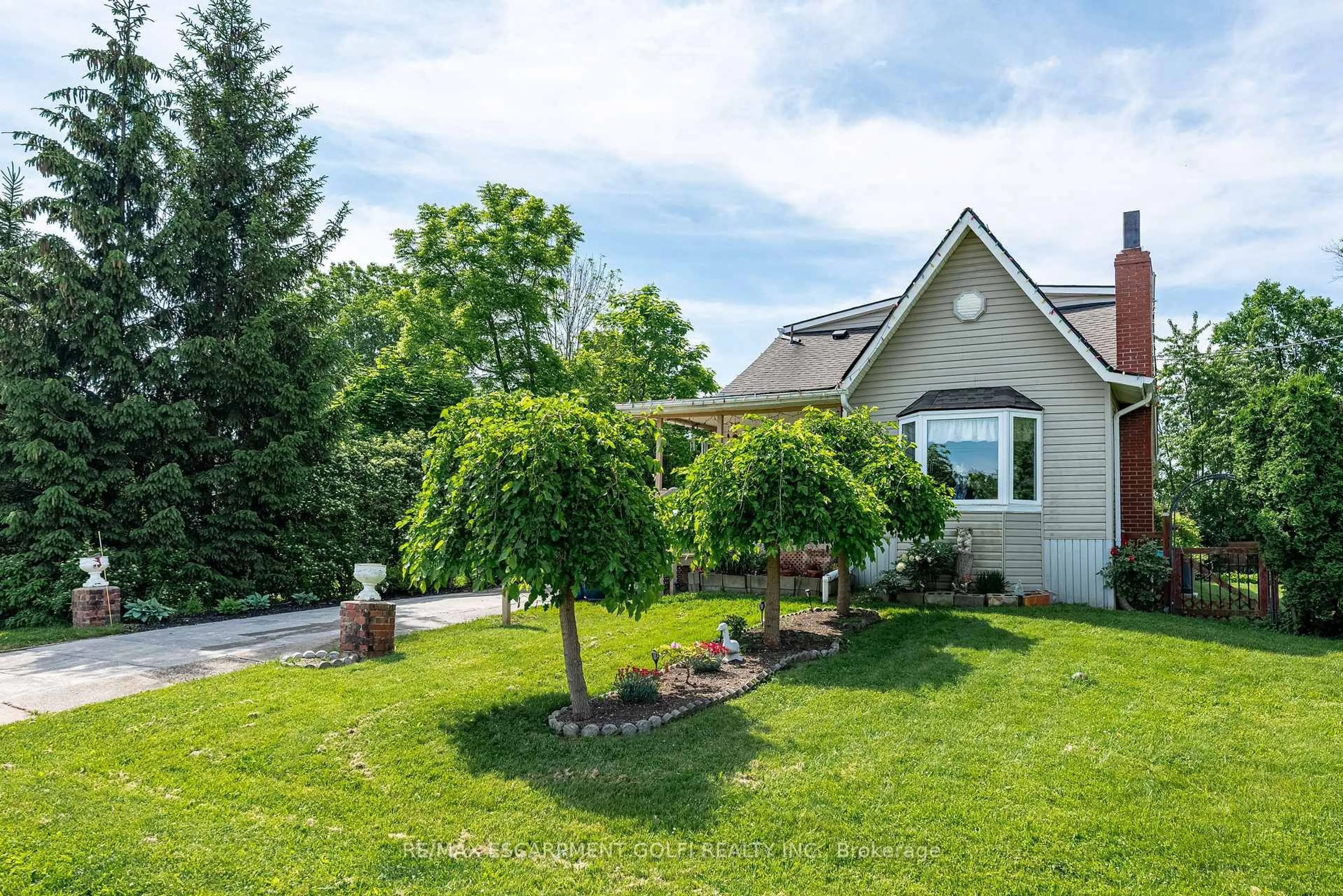 Patio, unknown for 367 Bowen Rd, Fort Erie Ontario L2A 2Z2