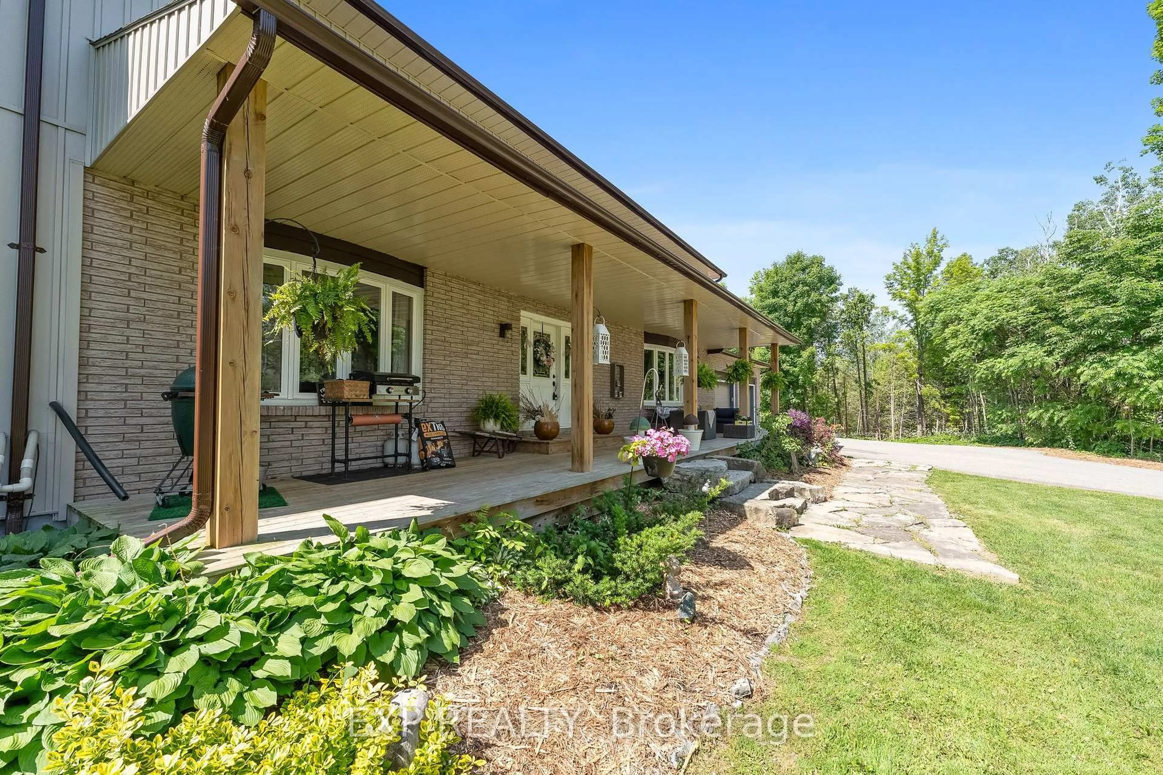 Patio, unknown for 667 Ford Cres, Cavan Monaghan Ontario L0A 1C0