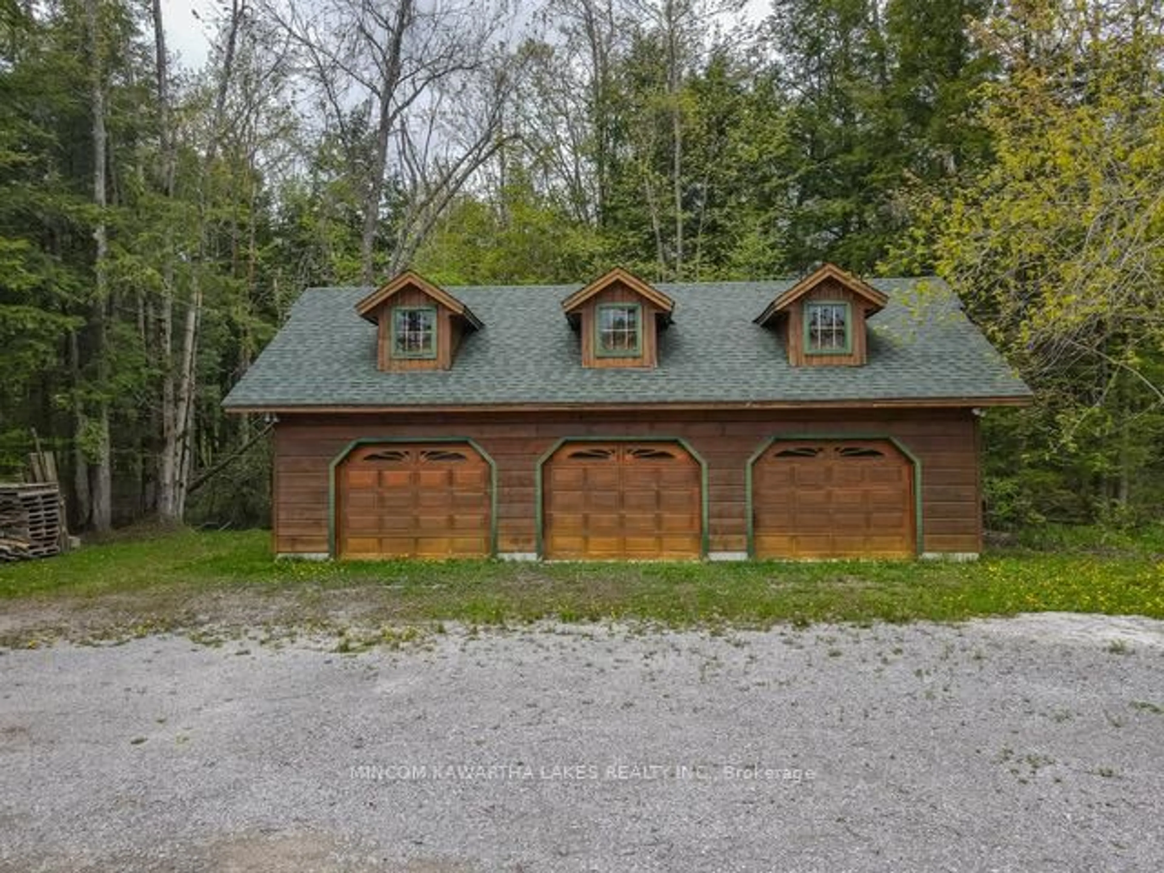Indoor garage for 16 Evergreen Way, Trent Lakes Ontario K0M 1A0