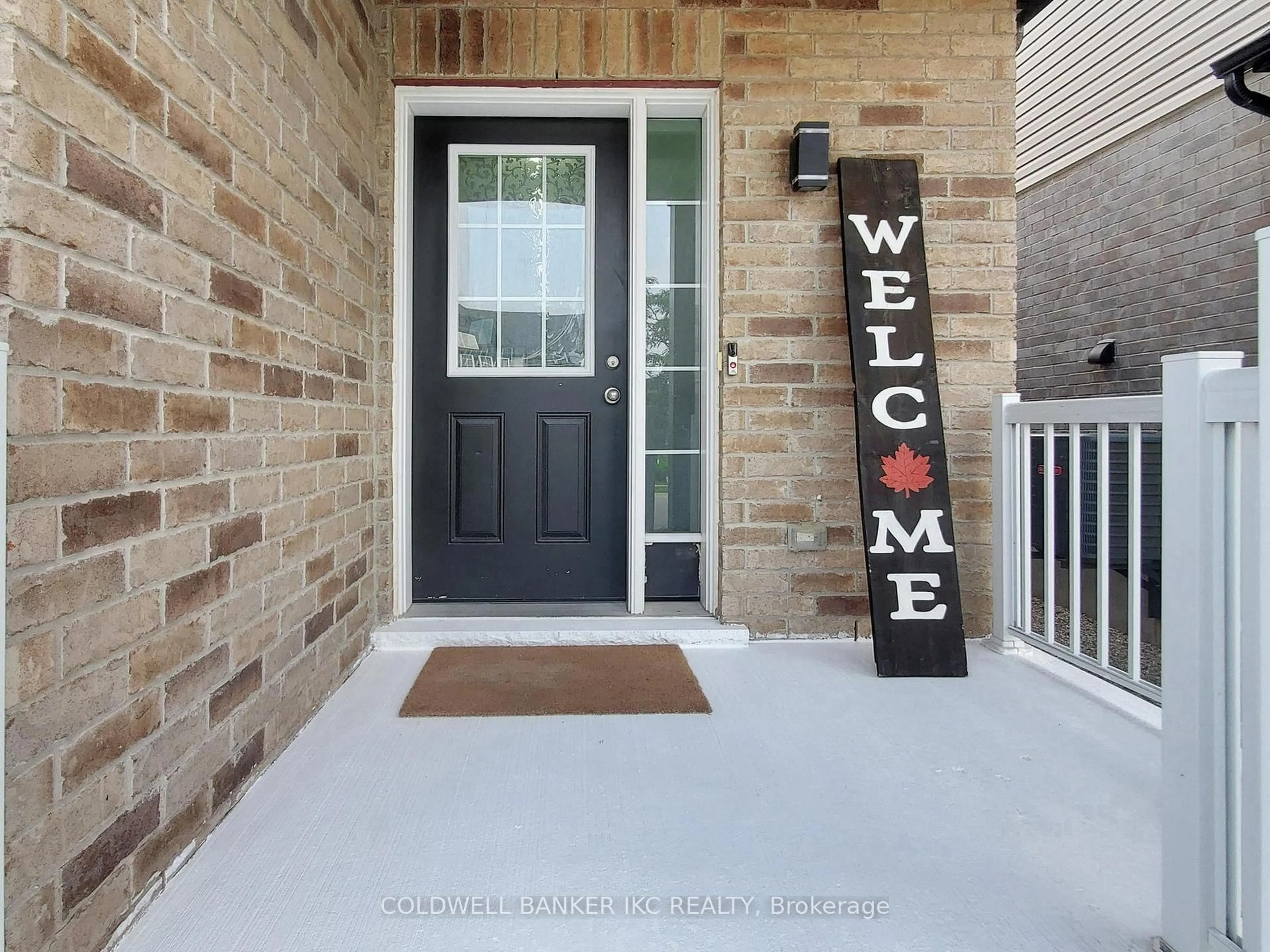 Indoor entryway for 34 Mistywood St, Kitchener Ontario N2P 0E7