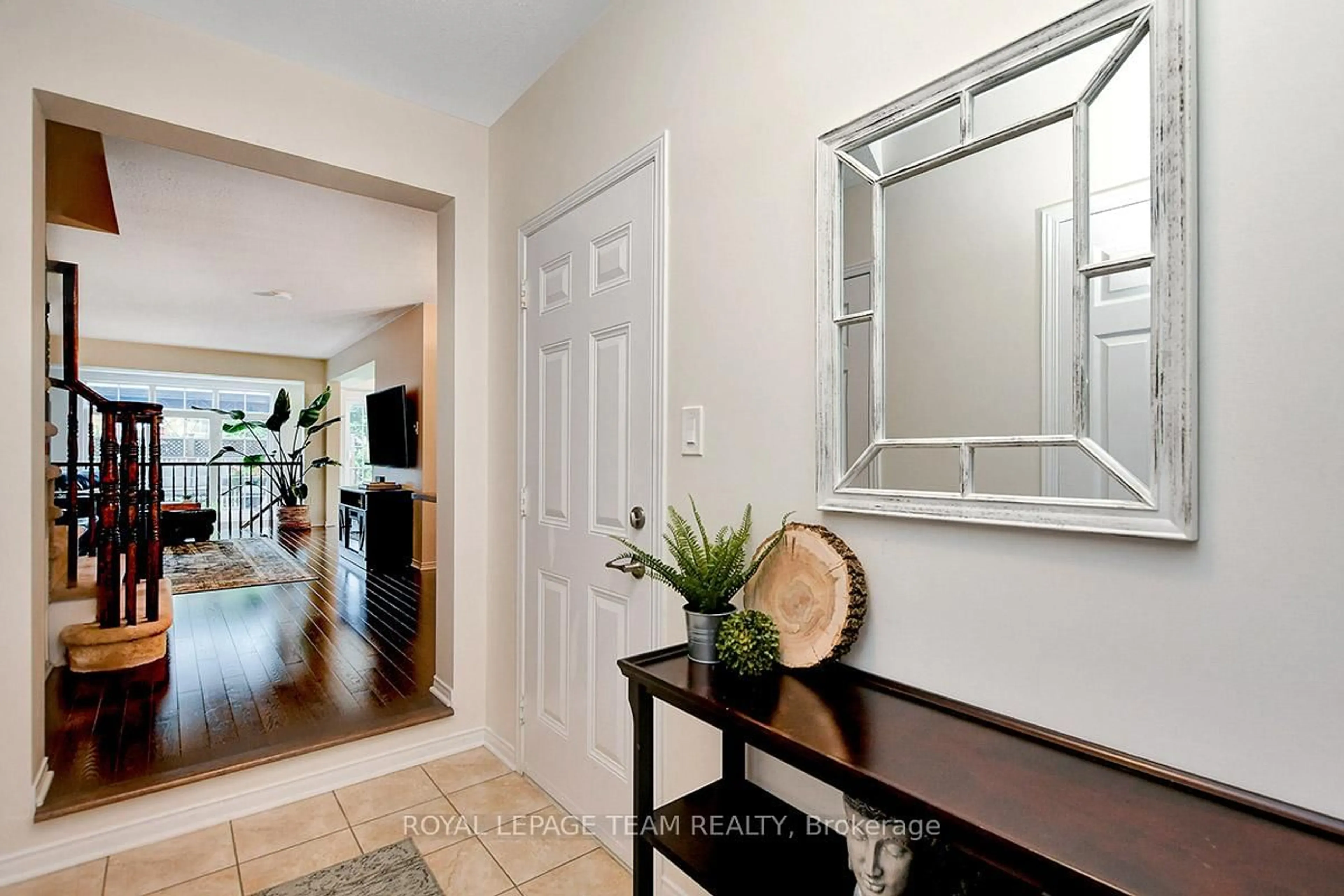 Indoor entryway for 109 Goldwood Private, Ottawa Ontario K2J 0P4