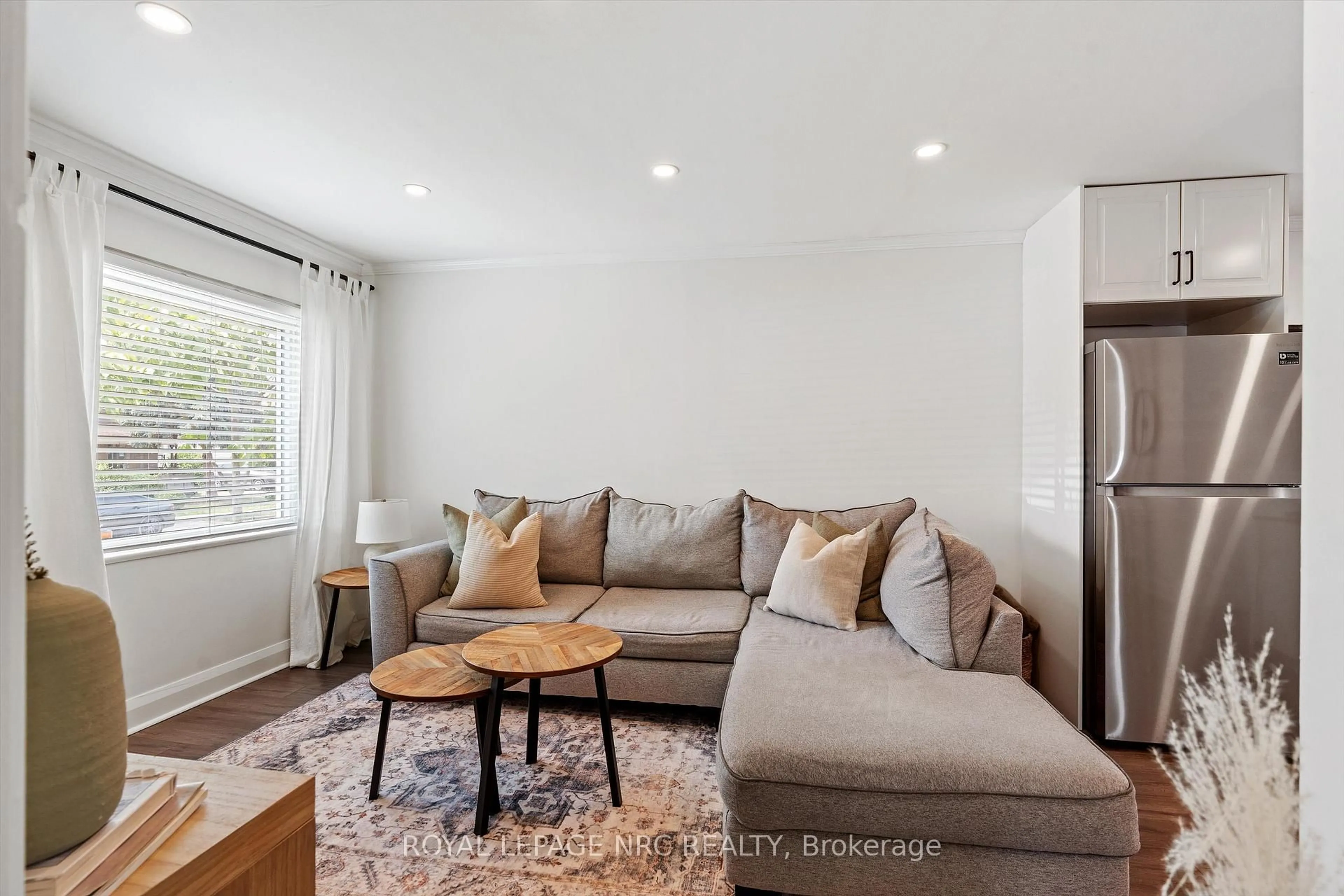 Living room with furniture, unknown for 28 Ambrose St, St. Catharines Ontario L2S 2K7