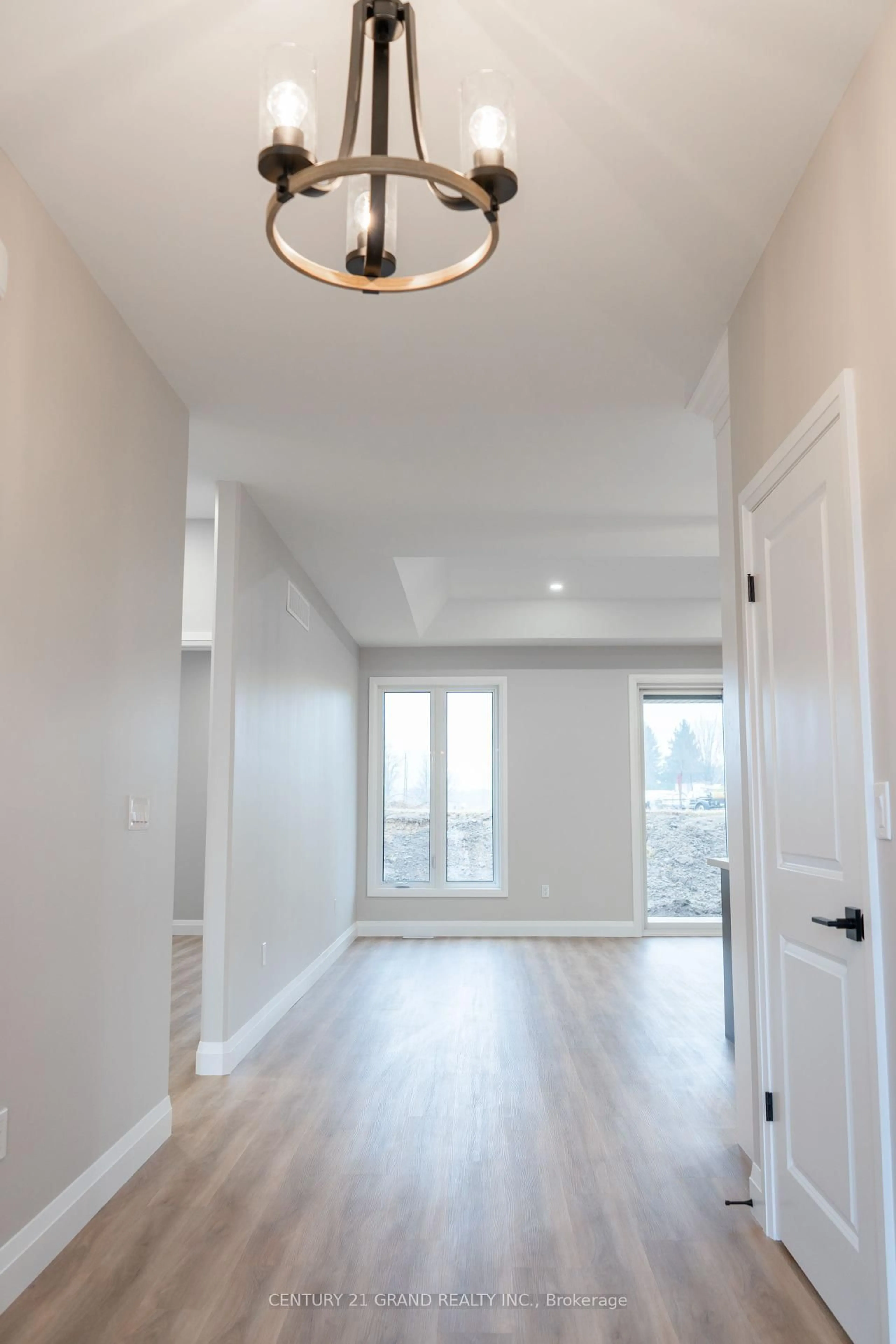 Indoor entryway for 94 Vanrooy Tr, Norfolk Ontario N0E 1Y0