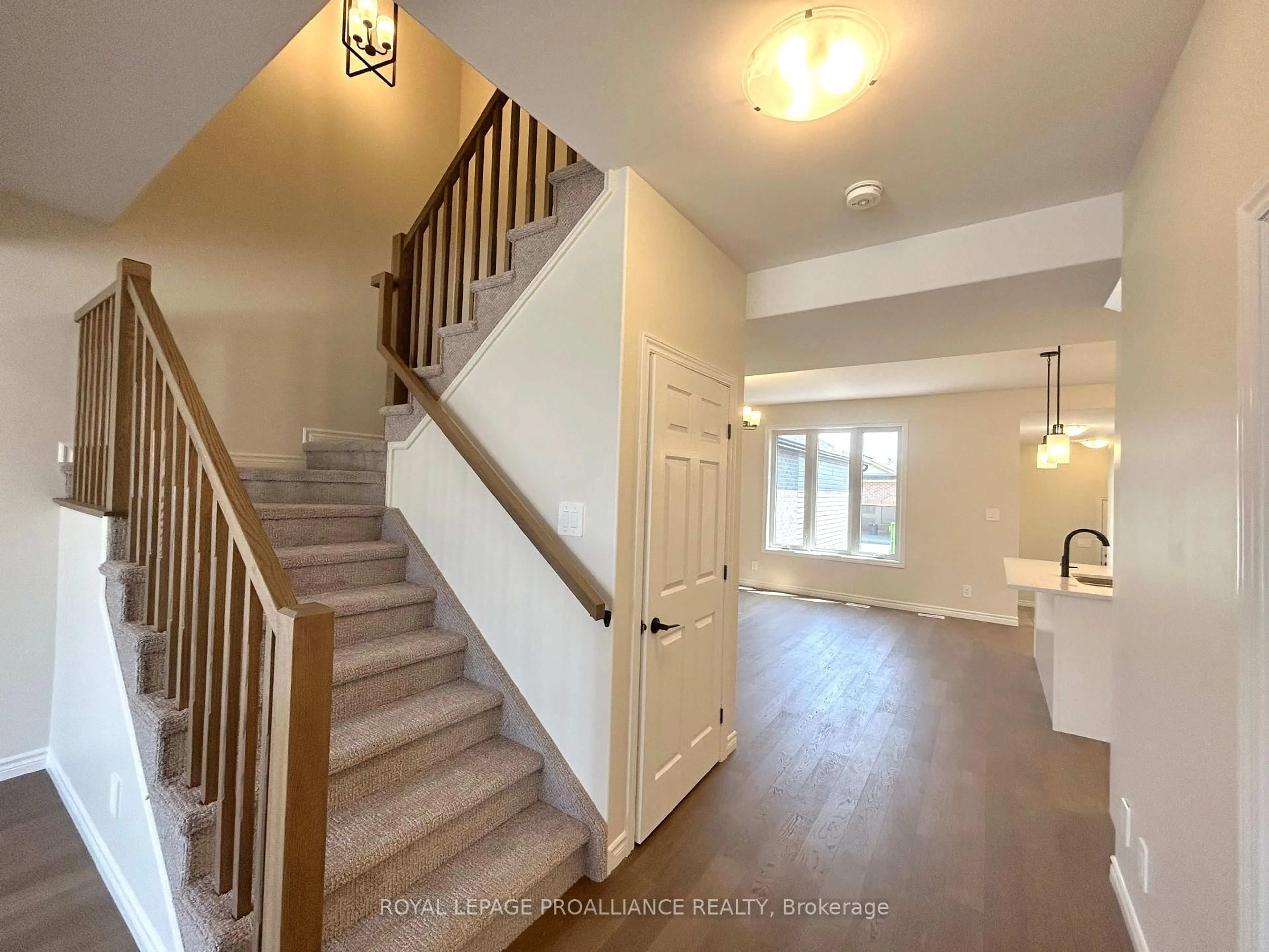Indoor entryway for 16 Riverstone Way, Belleville Ontario K8N 0S6