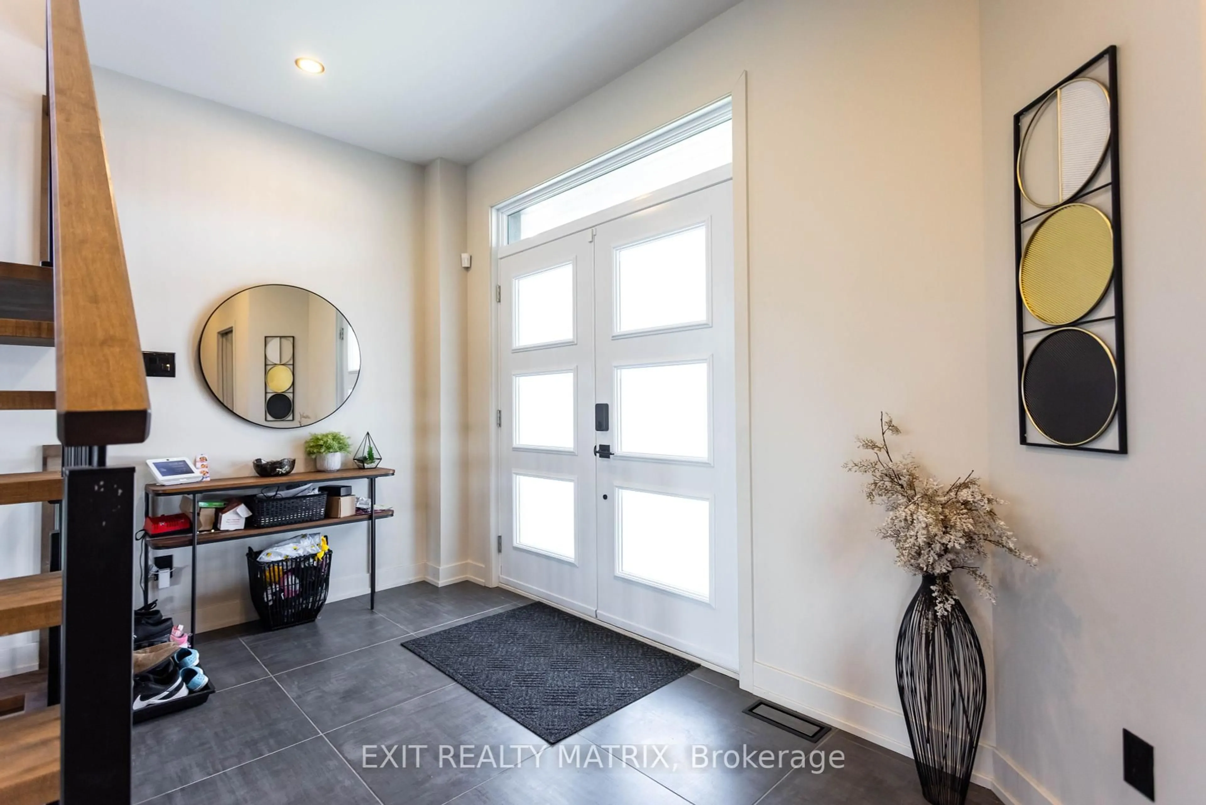 Indoor entryway for 516 Barrage St, Casselman Ontario K0A 1M0