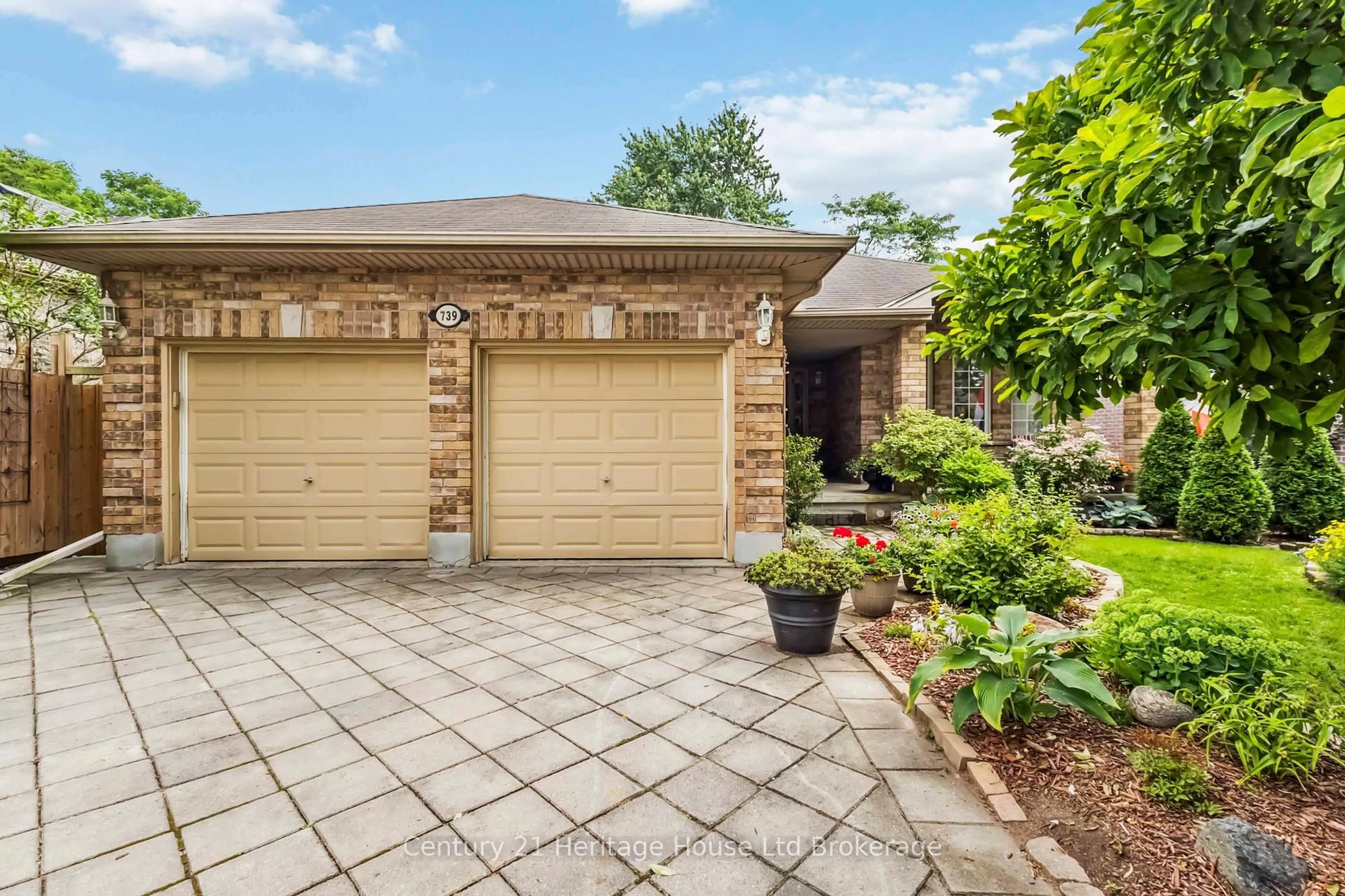 Home with brick exterior material, street for 739 THORNWOOD Dr, London North Ontario N6H 5J6