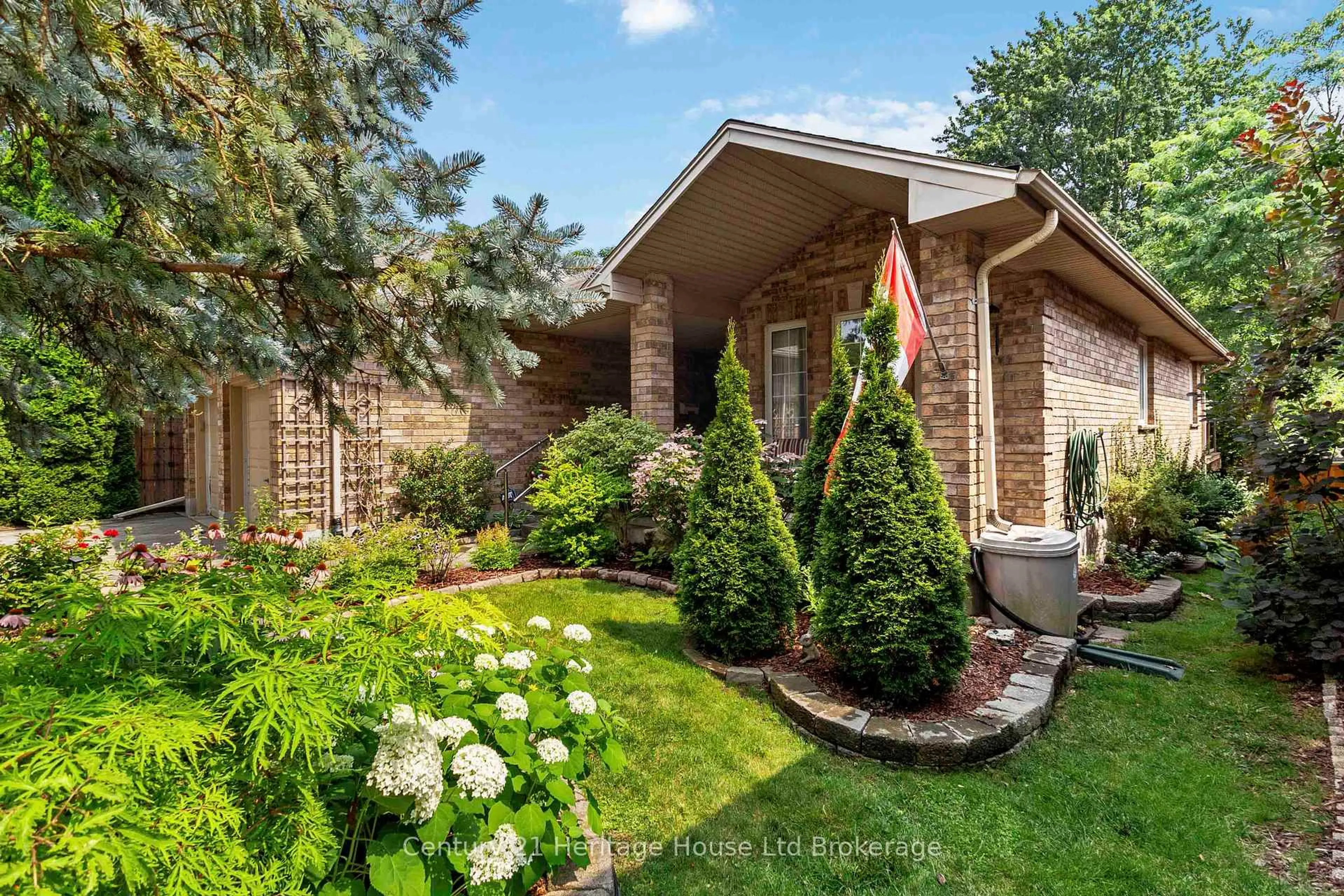 Home with brick exterior material, street for 739 THORNWOOD Dr, London North Ontario N6H 5J6
