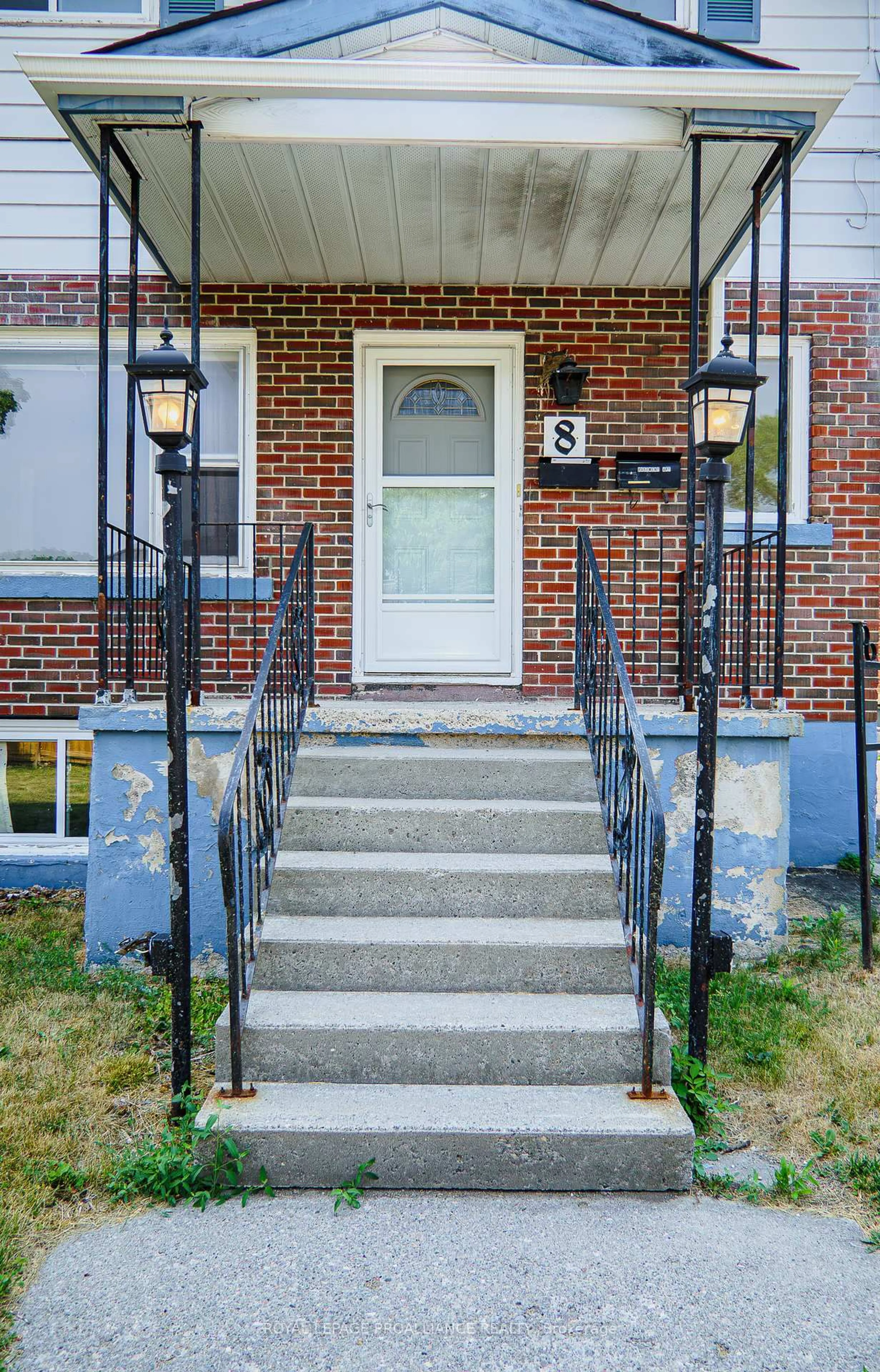 Unknown for 8 Reynolds Cres, Belleville Ontario K8P 2W7