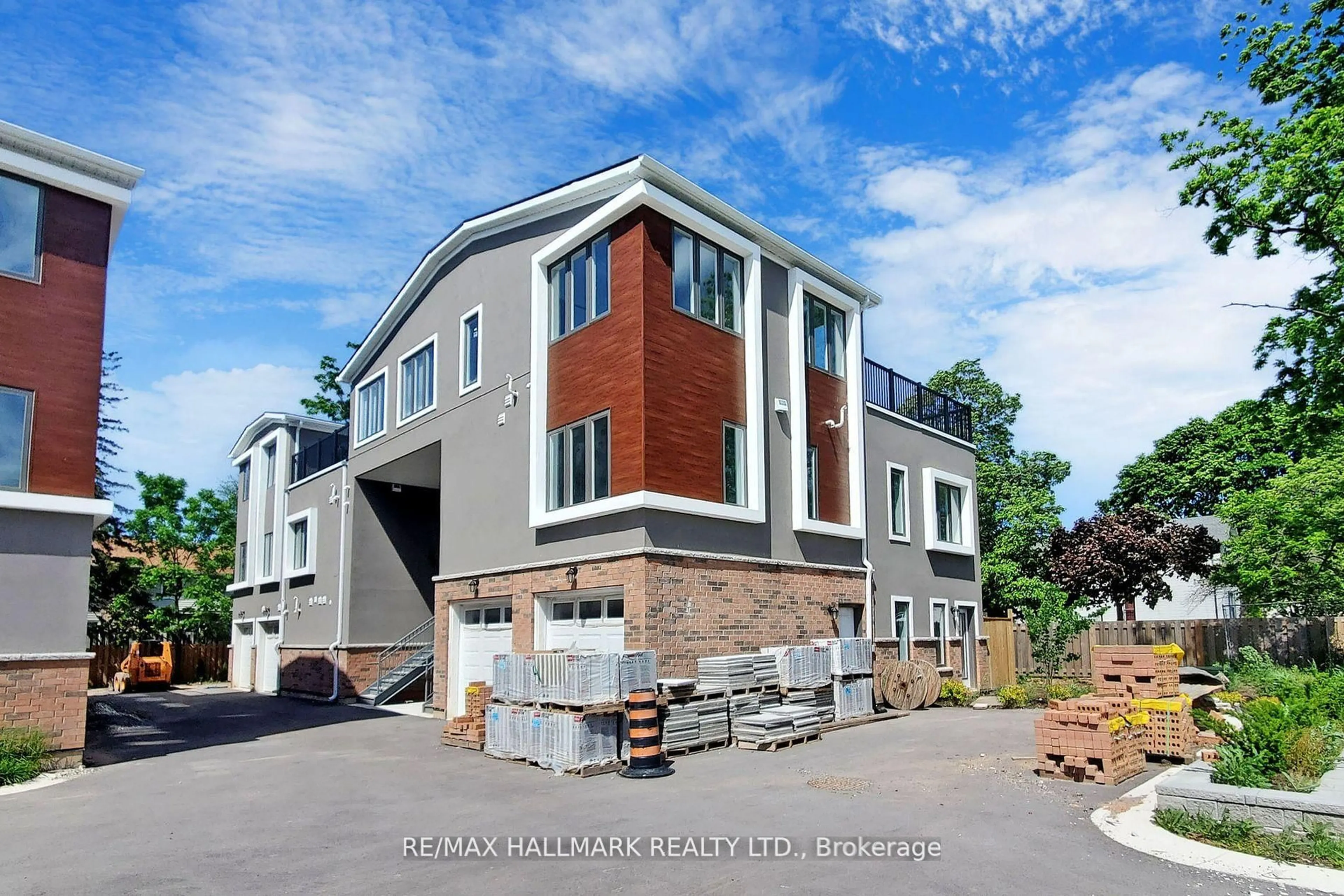 Home with brick exterior material, unknown for 6701 Thorold Stone Rd #14, Niagara Falls Ontario L2J 1B3