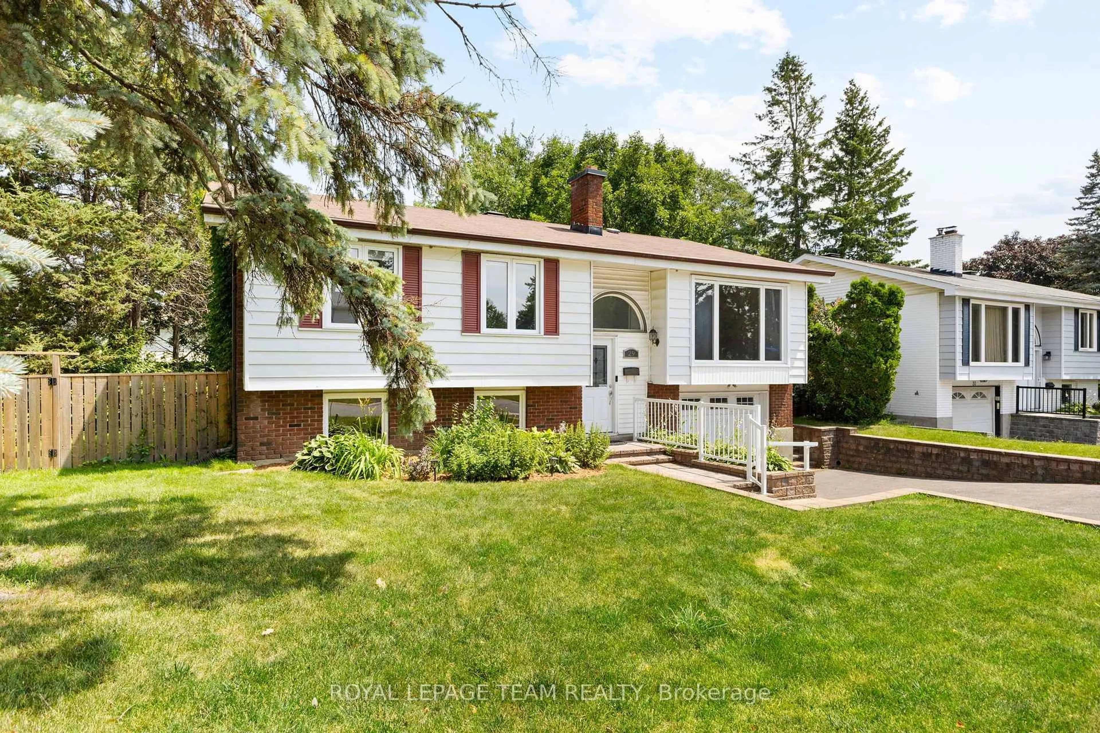 Home with vinyl exterior material, street for 29 Ashgrove Cres, Ottawa Ontario K2G 0S1