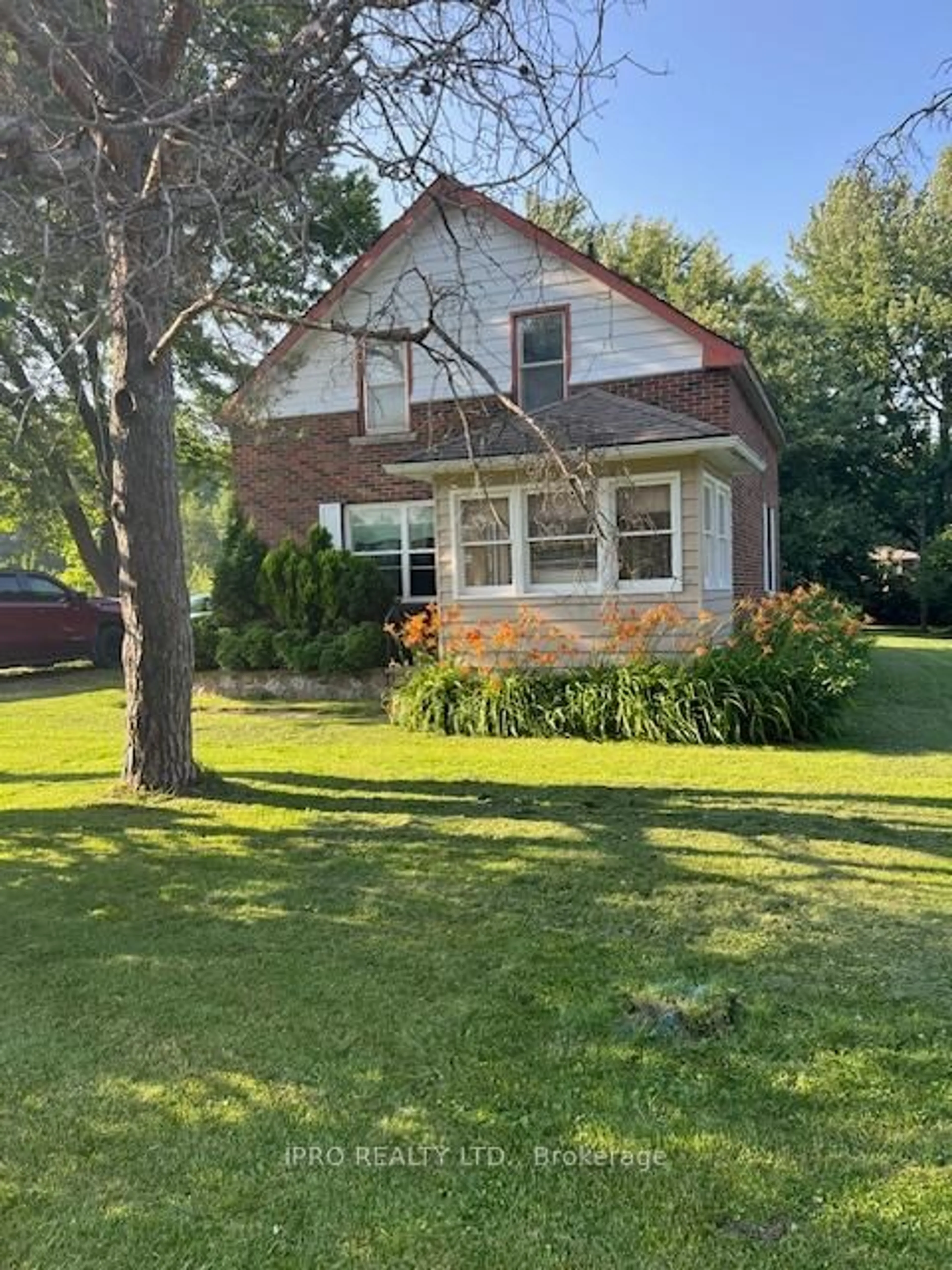 Unknown for 847 16th St, Georgian Bluffs Ontario N4K 6V5