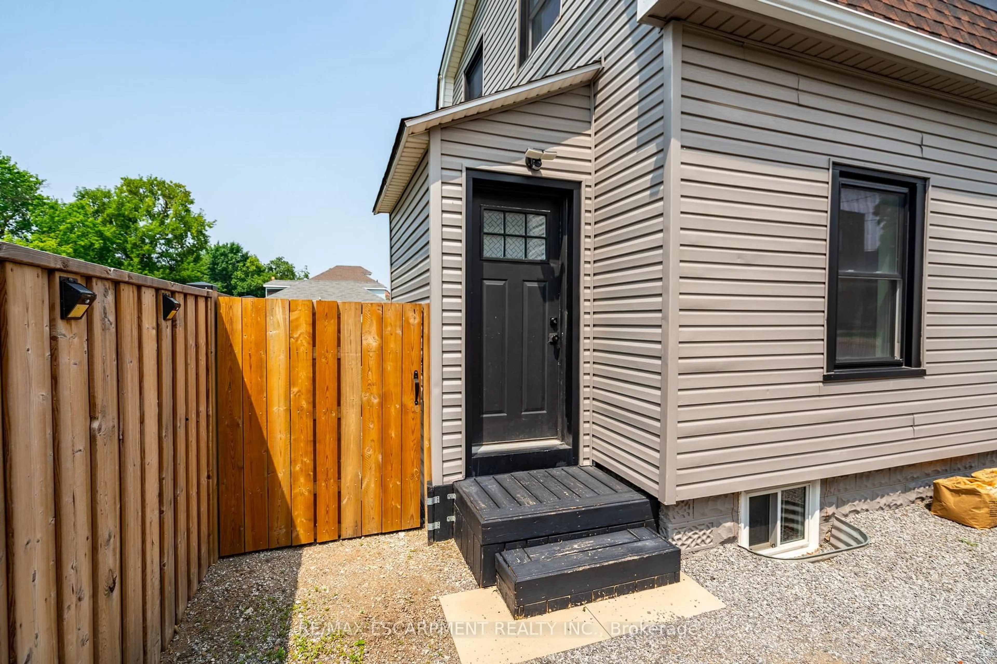 Unknown for 1 Prince St, St. Catharines Ontario L2R 3X6