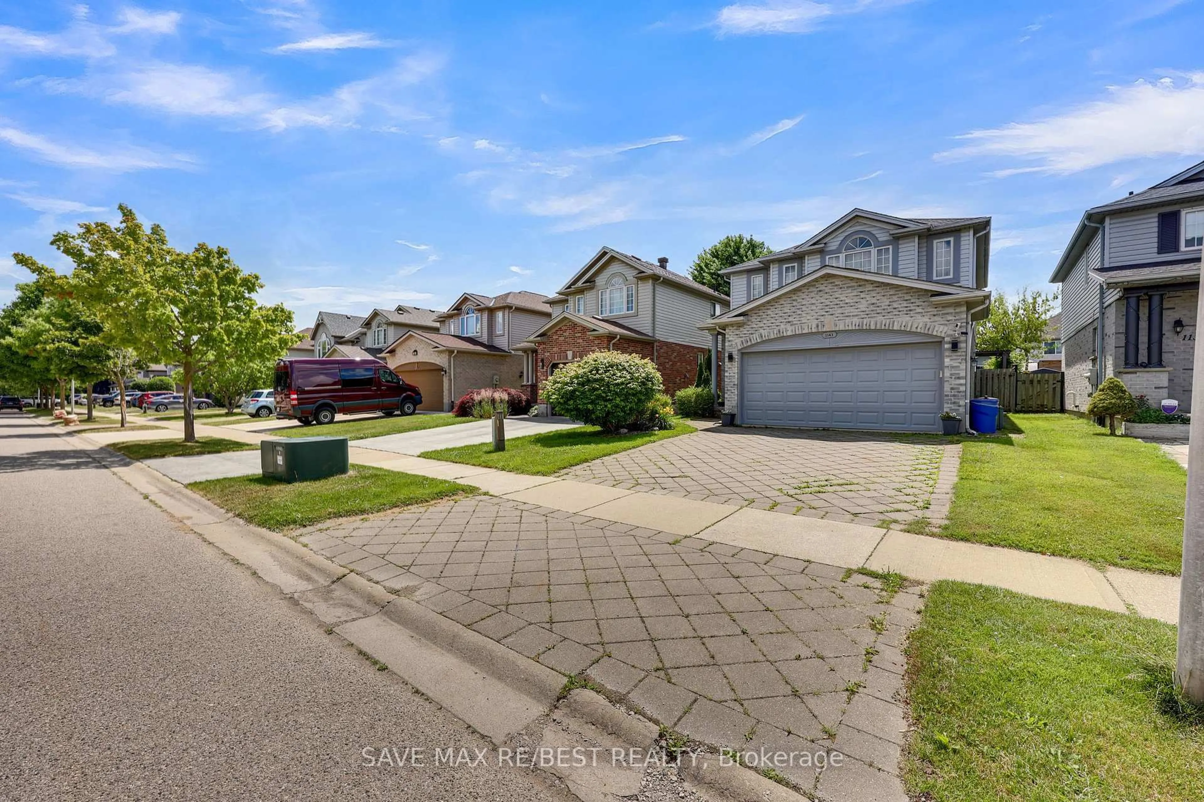 A pic from outside/outdoor area/front of a property/back of a property/a pic from drone, street for 1143 BLACKMAPLE Dr, London East Ontario N5Y 5V3