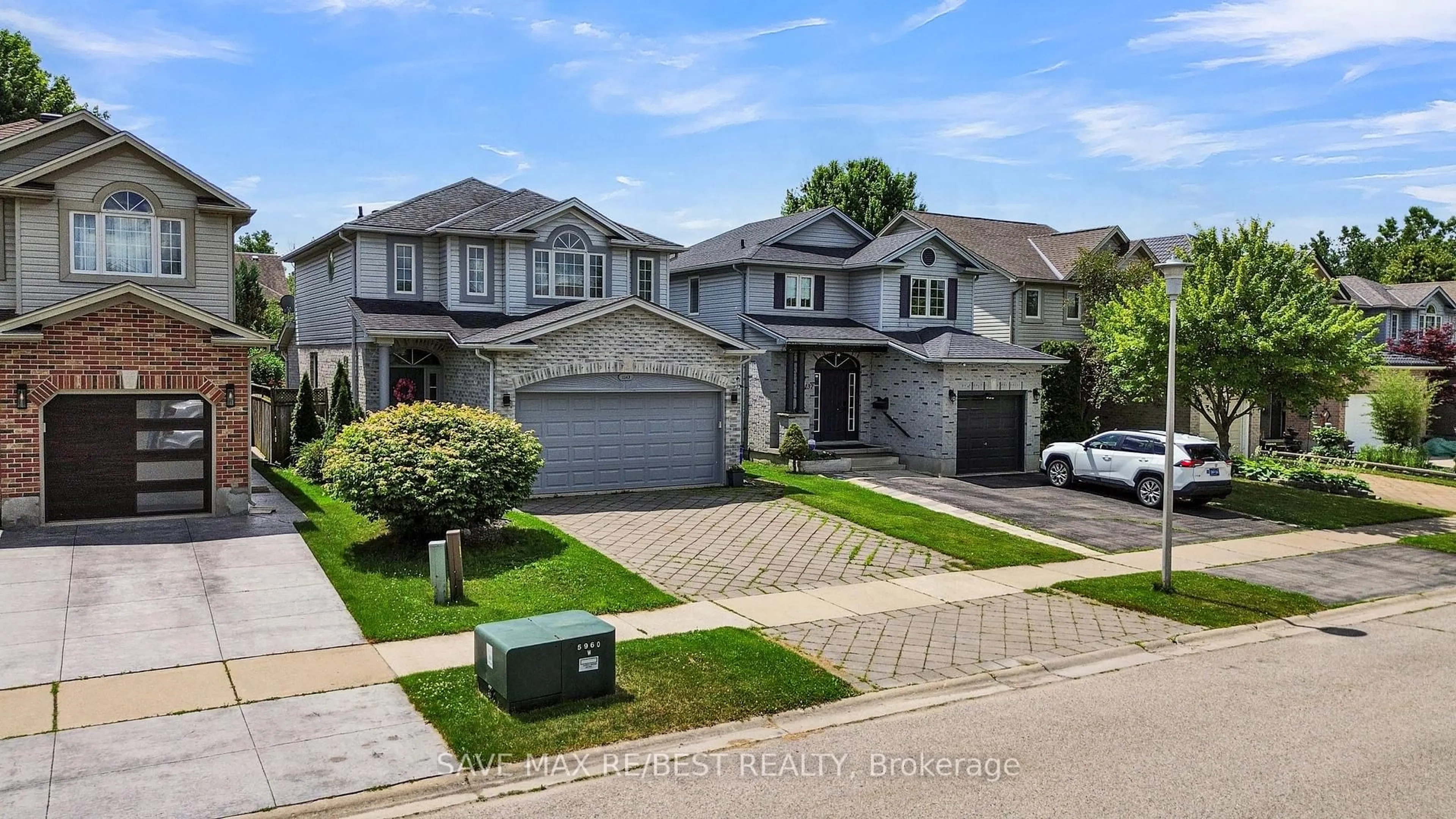A pic from outside/outdoor area/front of a property/back of a property/a pic from drone, street for 1143 BLACKMAPLE Dr, London East Ontario N5Y 5V3