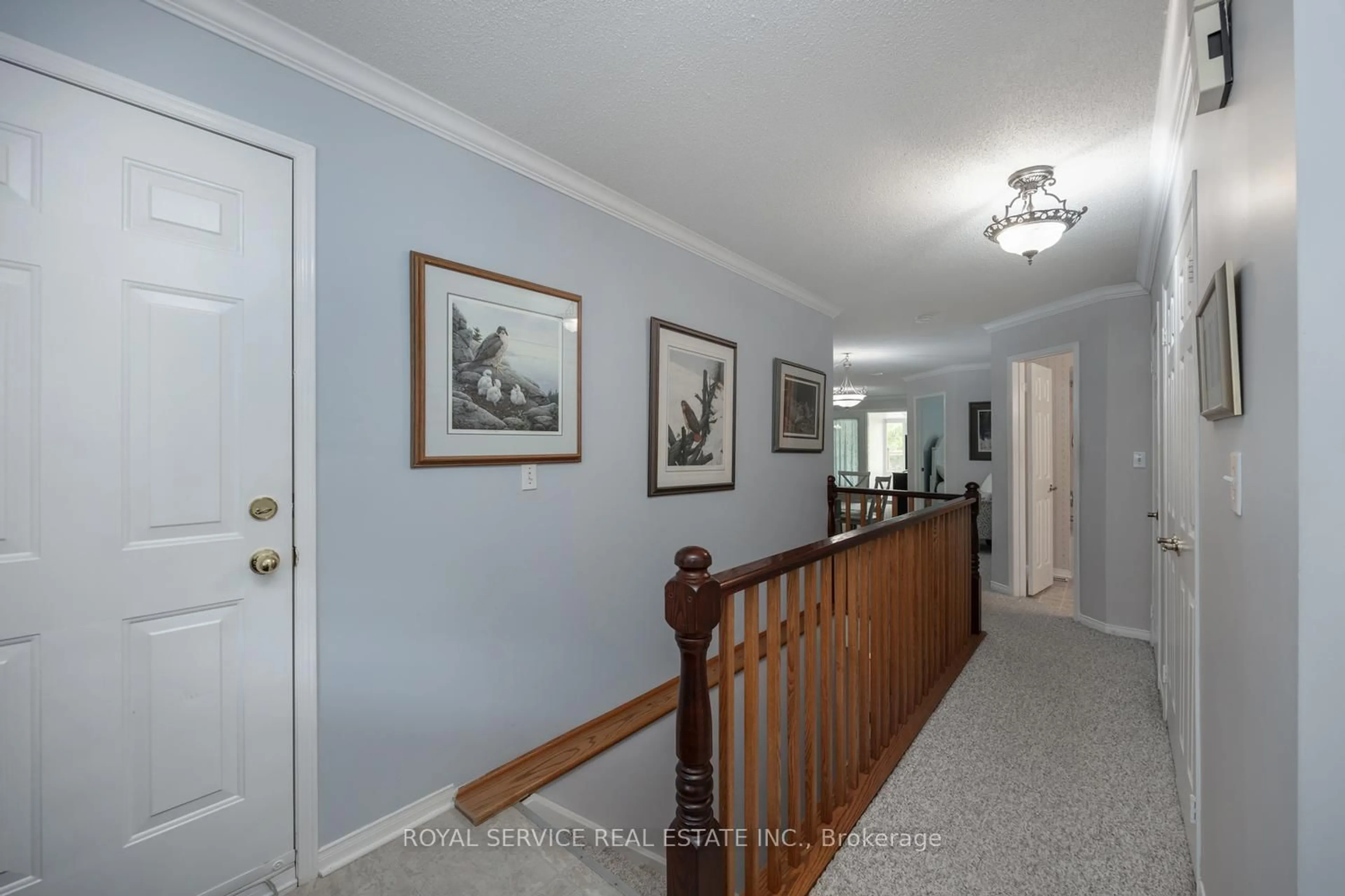 Indoor foyer for 1275 Eagle Cres, Peterborough West Ontario K9K 2K6