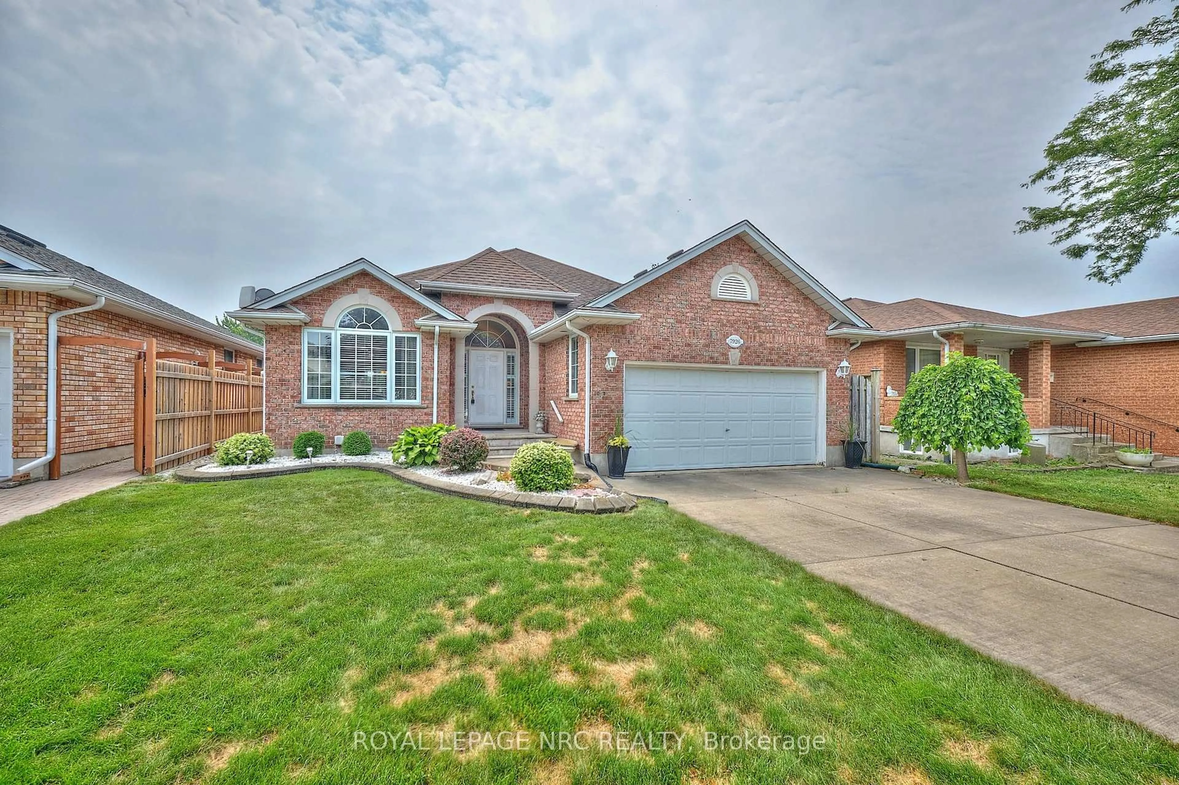 Home with brick exterior material, street for 7926 FOXE Dr, Niagara Falls Ontario L2H 3C7
