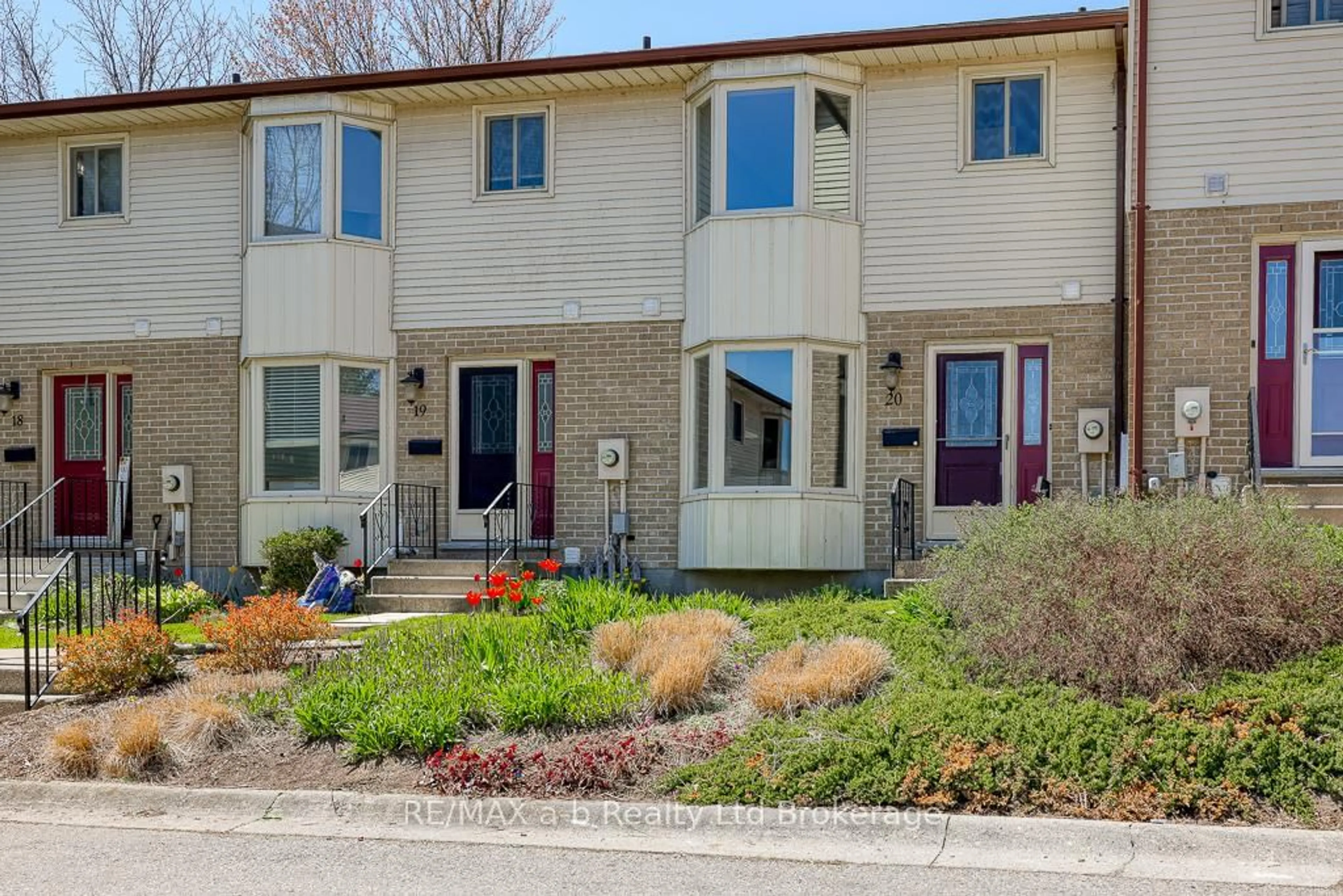 Home with brick exterior material, street for 275 George St #20, Ingersoll Ontario N5C 4A9