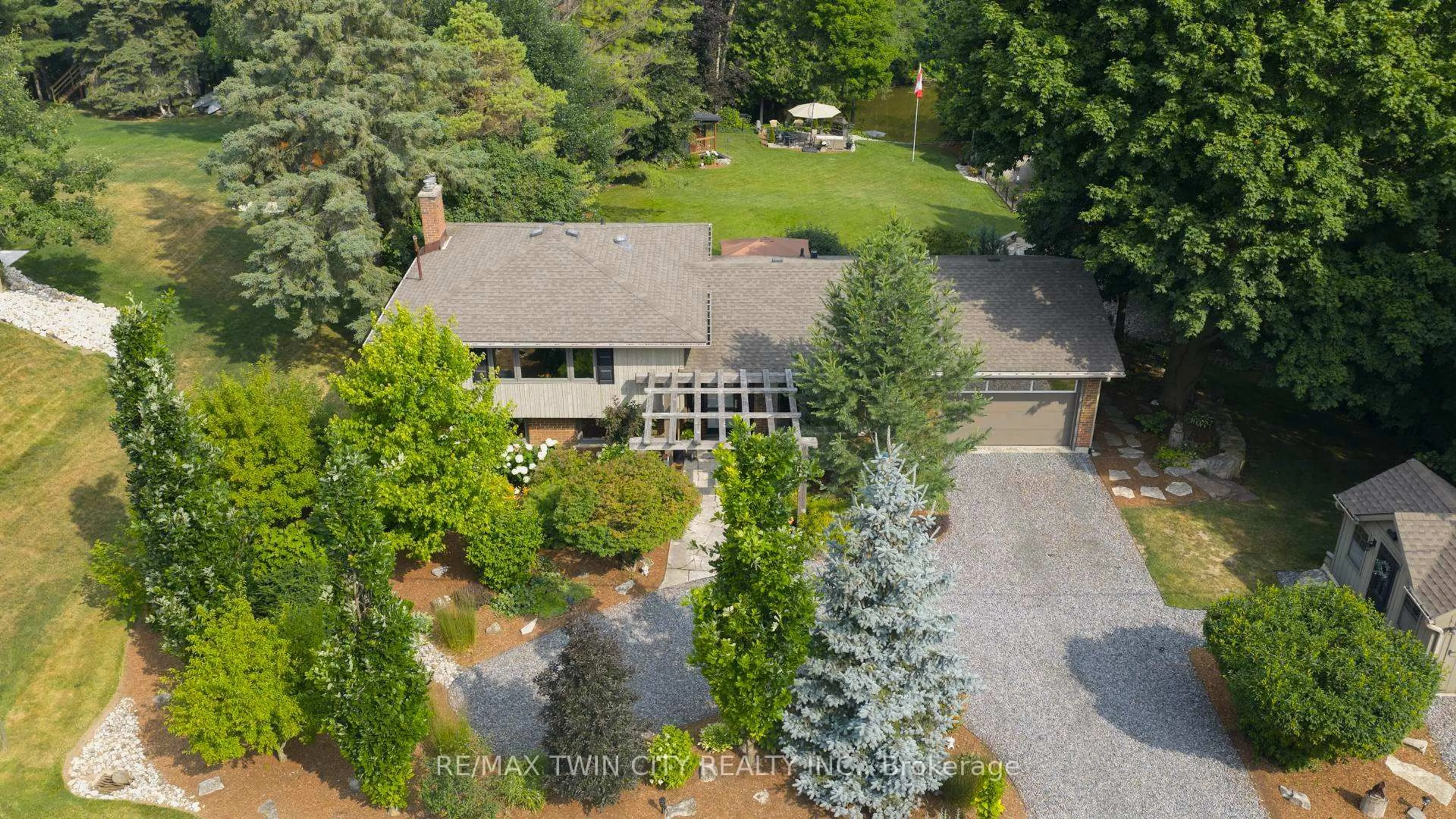 A pic from outside/outdoor area/front of a property/back of a property/a pic from drone, unknown for 48 Hillfield Dr, Wilmot Ontario N3A 1N2