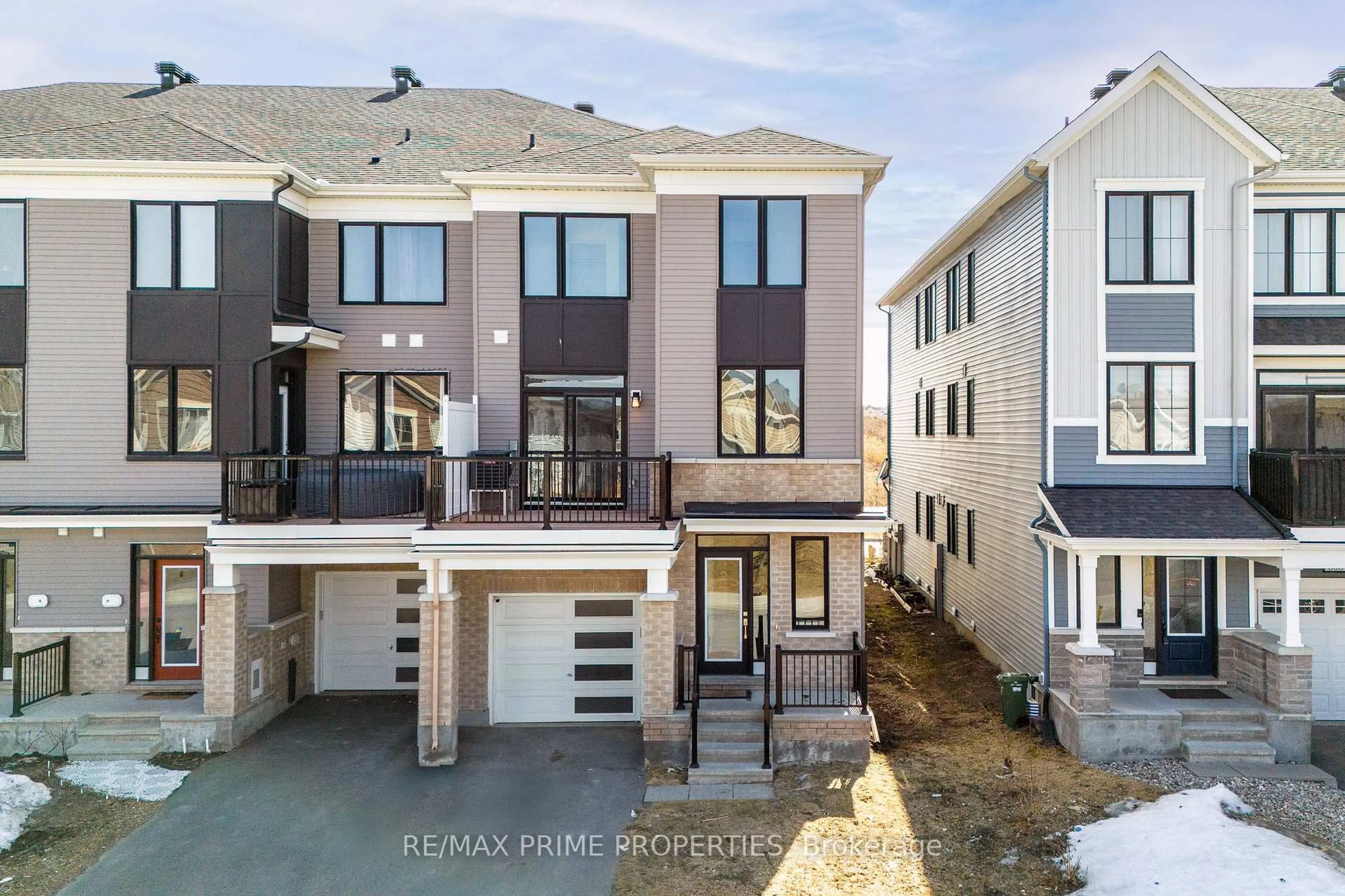 A pic from outside/outdoor area/front of a property/back of a property/a pic from drone, street for 606 Bellatrix Walk, Ottawa Ontario K2J 6N4