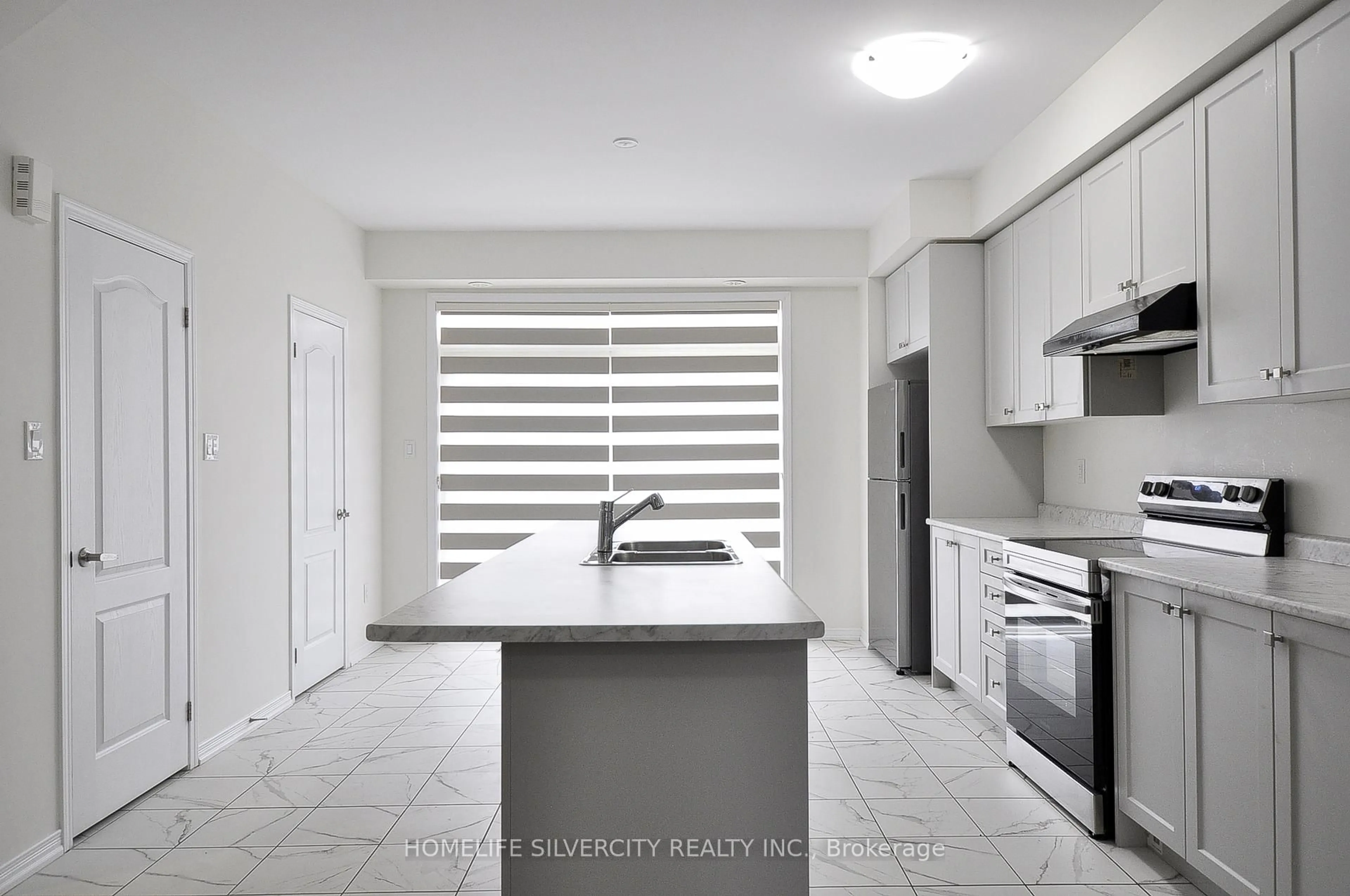 Standard kitchen, ceramic/tile floor for 87 Holder Dr, Brantford Ontario N3T 0W3