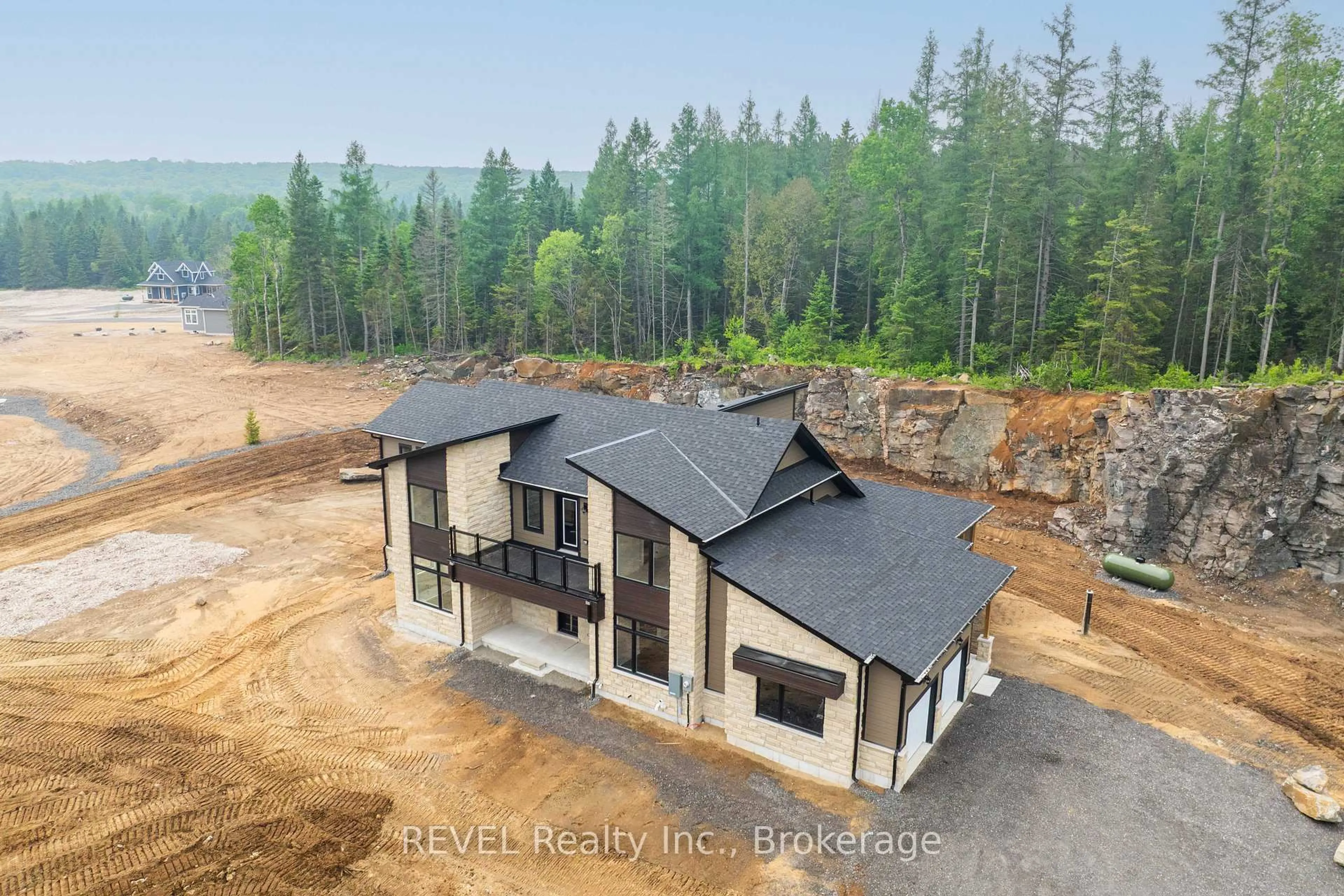 A pic from outside/outdoor area/front of a property/back of a property/a pic from drone, unknown for 1179 Echo Hills Rd #92, Lake of Bays Ontario P1H 0K1