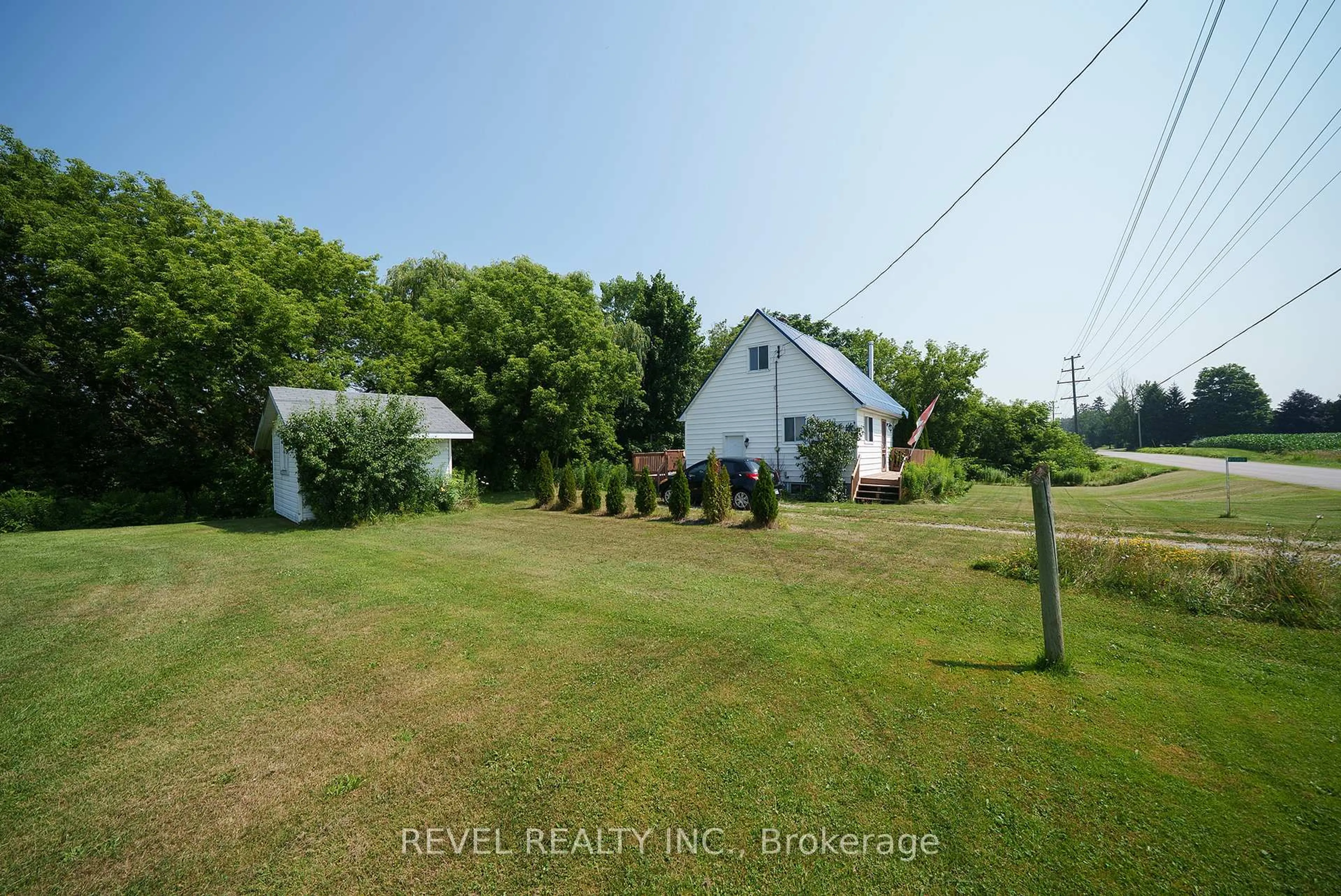 A pic from outside/outdoor area/front of a property/back of a property/a pic from drone, water/lake/river/ocean view for 699 Conc 6 Woodhouse, Norfolk Ontario N3Y 4K4