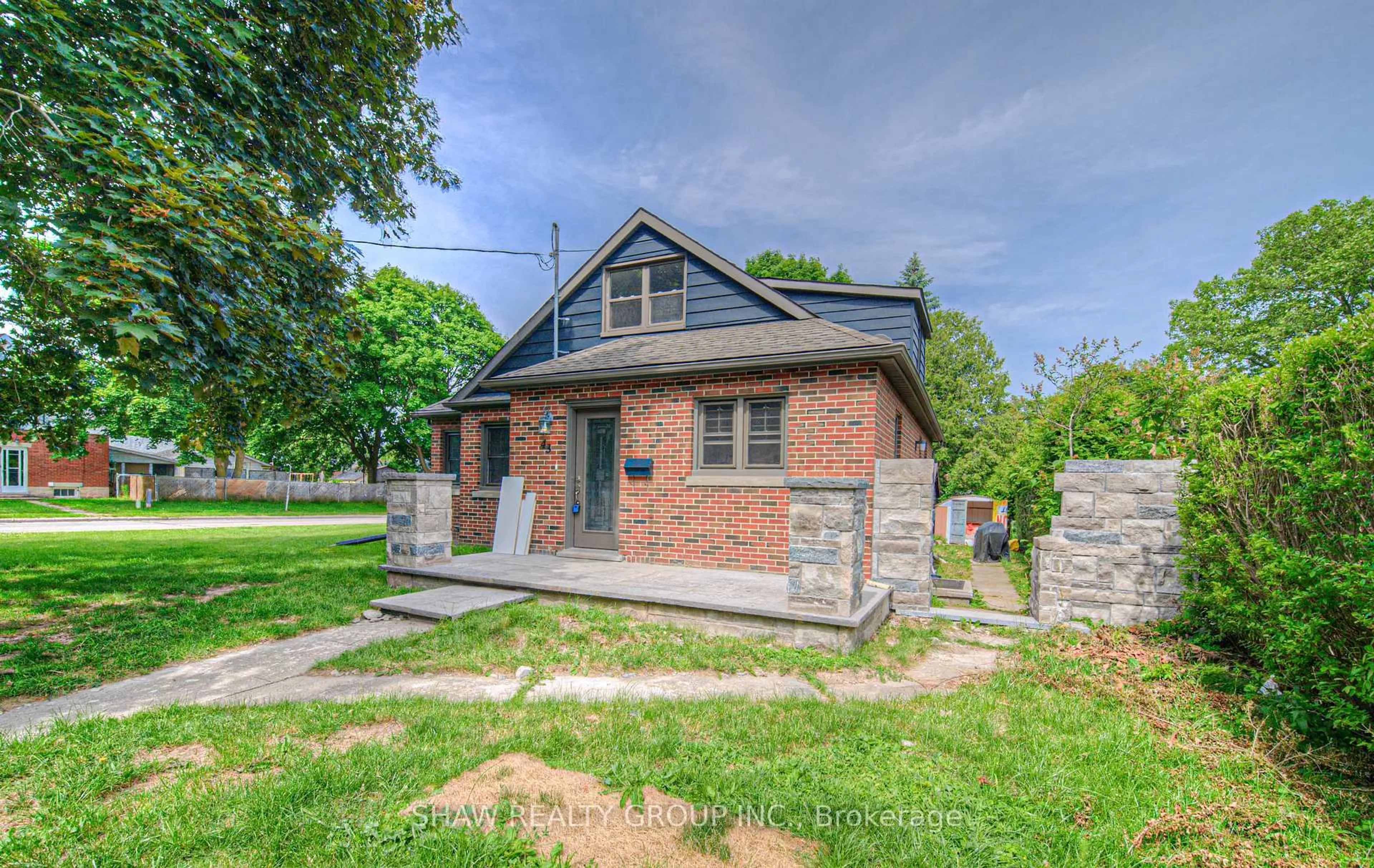 Home with brick exterior material, street for 43 Dudhope Ave, Cambridge Ontario N1R 4T4