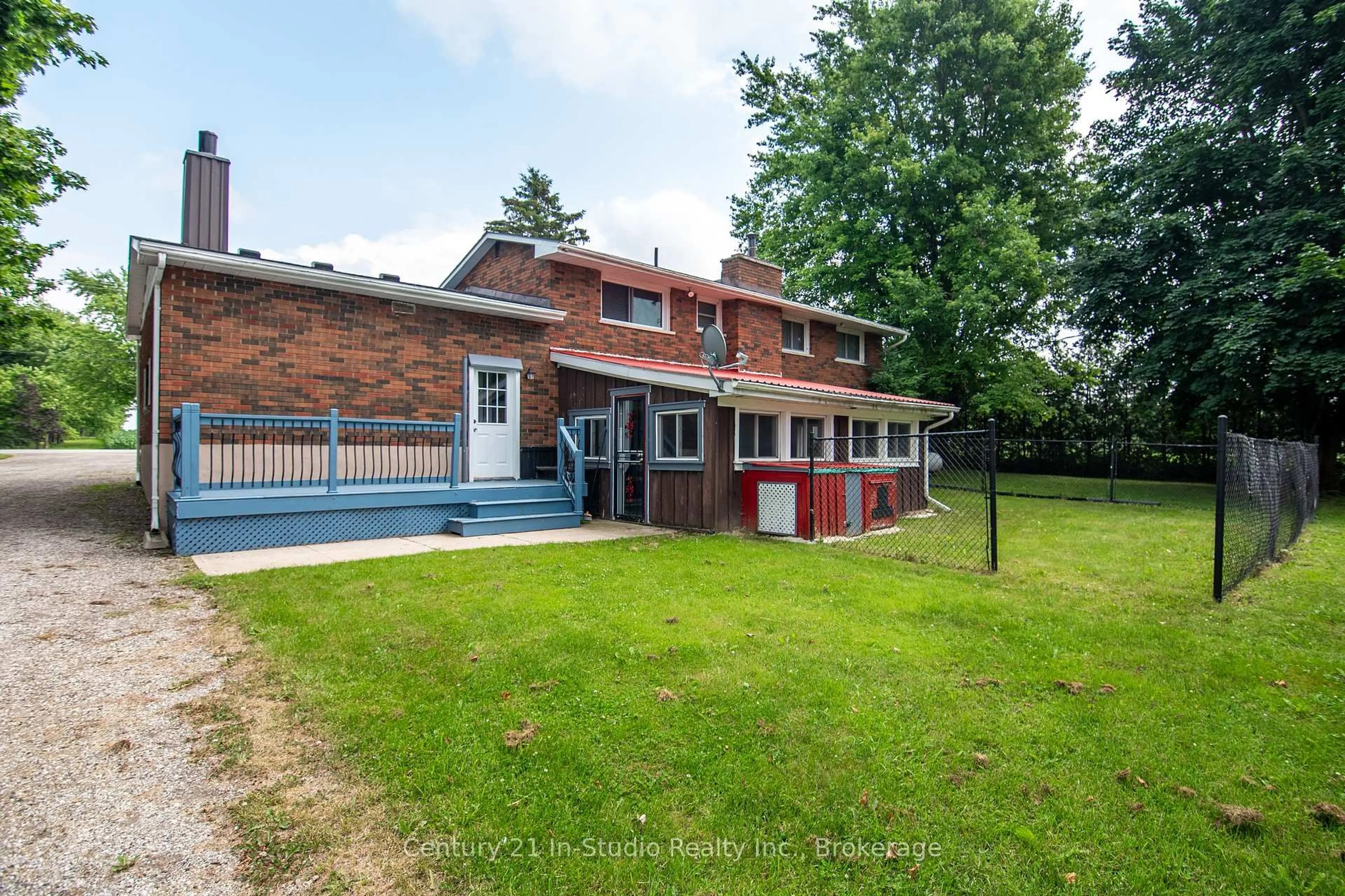 A pic from outside/outdoor area/front of a property/back of a property/a pic from drone, building for 457898 Grey Road 11 Rd, Meaford Ontario N4K 5N8