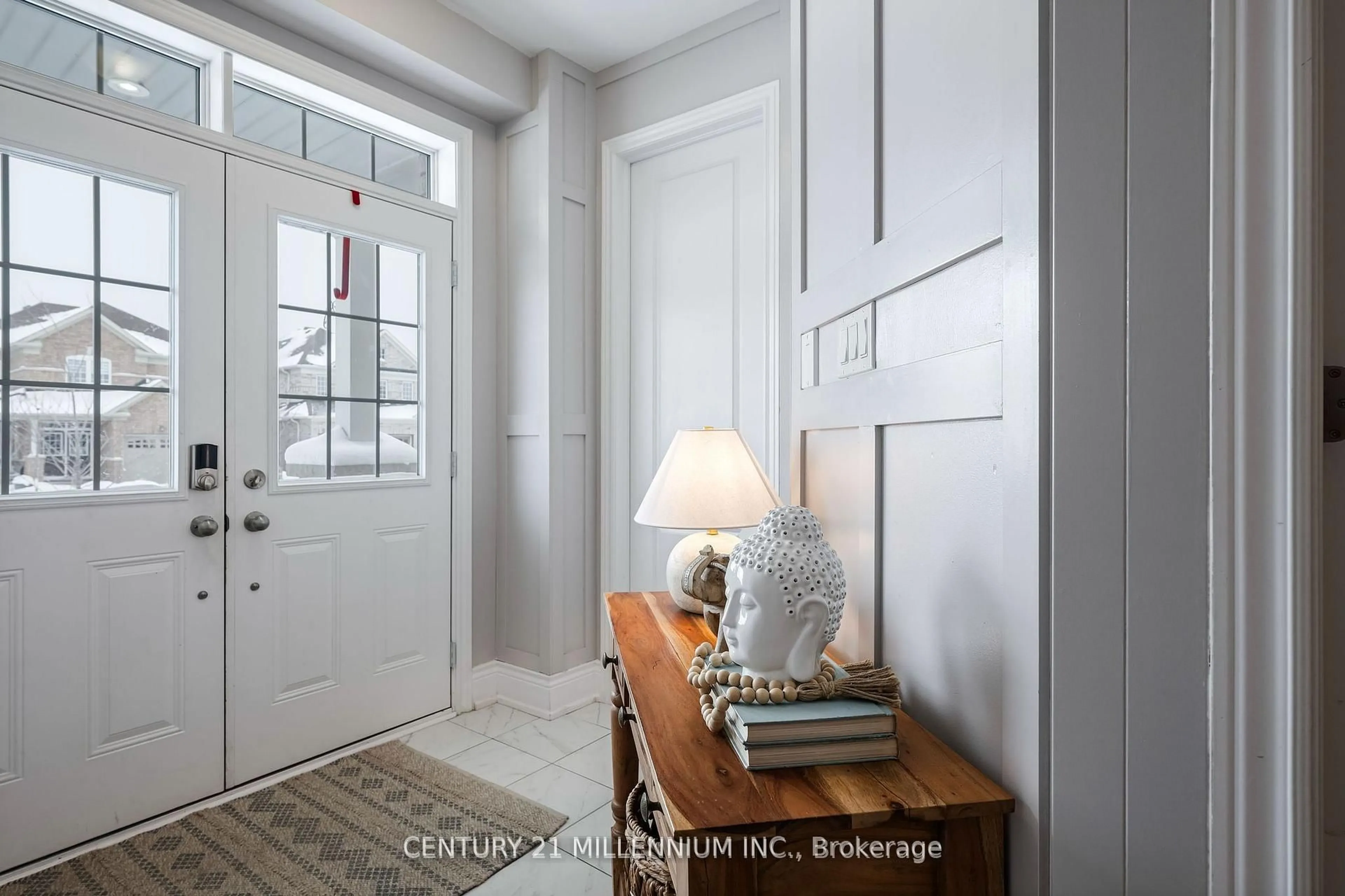 Indoor entryway for 712 Gilmour Cres, Shelburne Ontario L0N 1S3