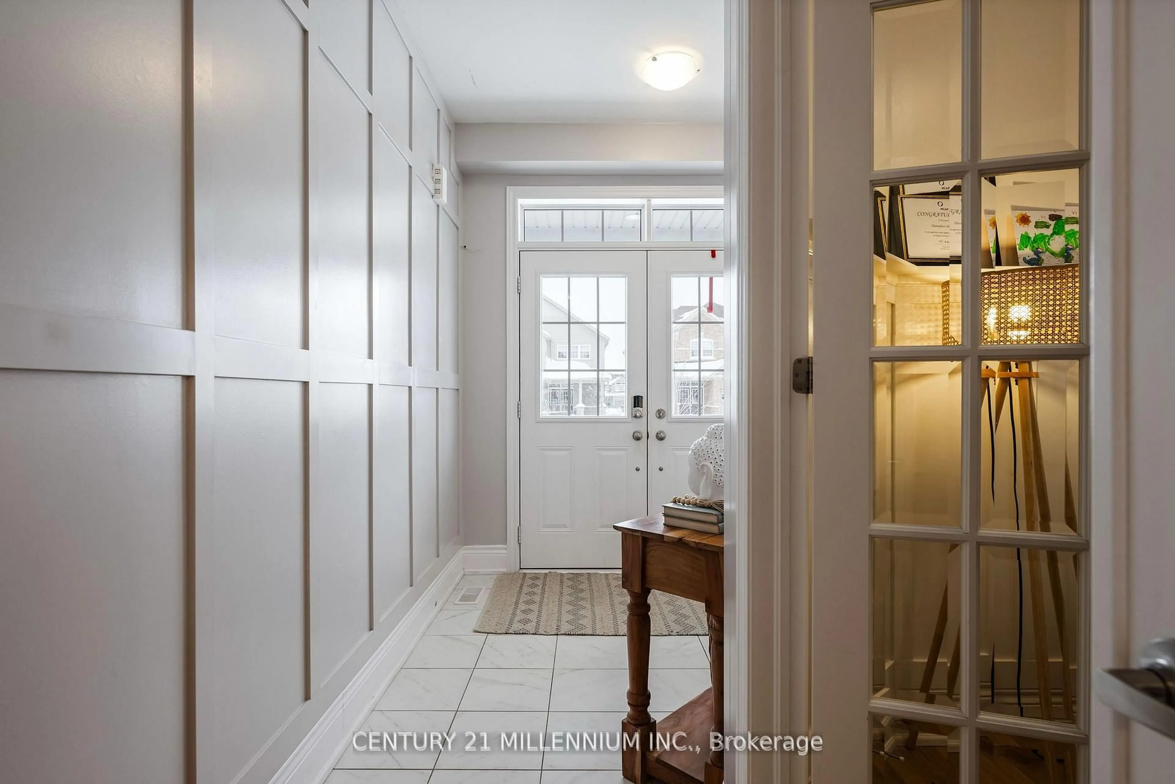 Indoor entryway for 712 Gilmour Cres, Shelburne Ontario L0N 1S3