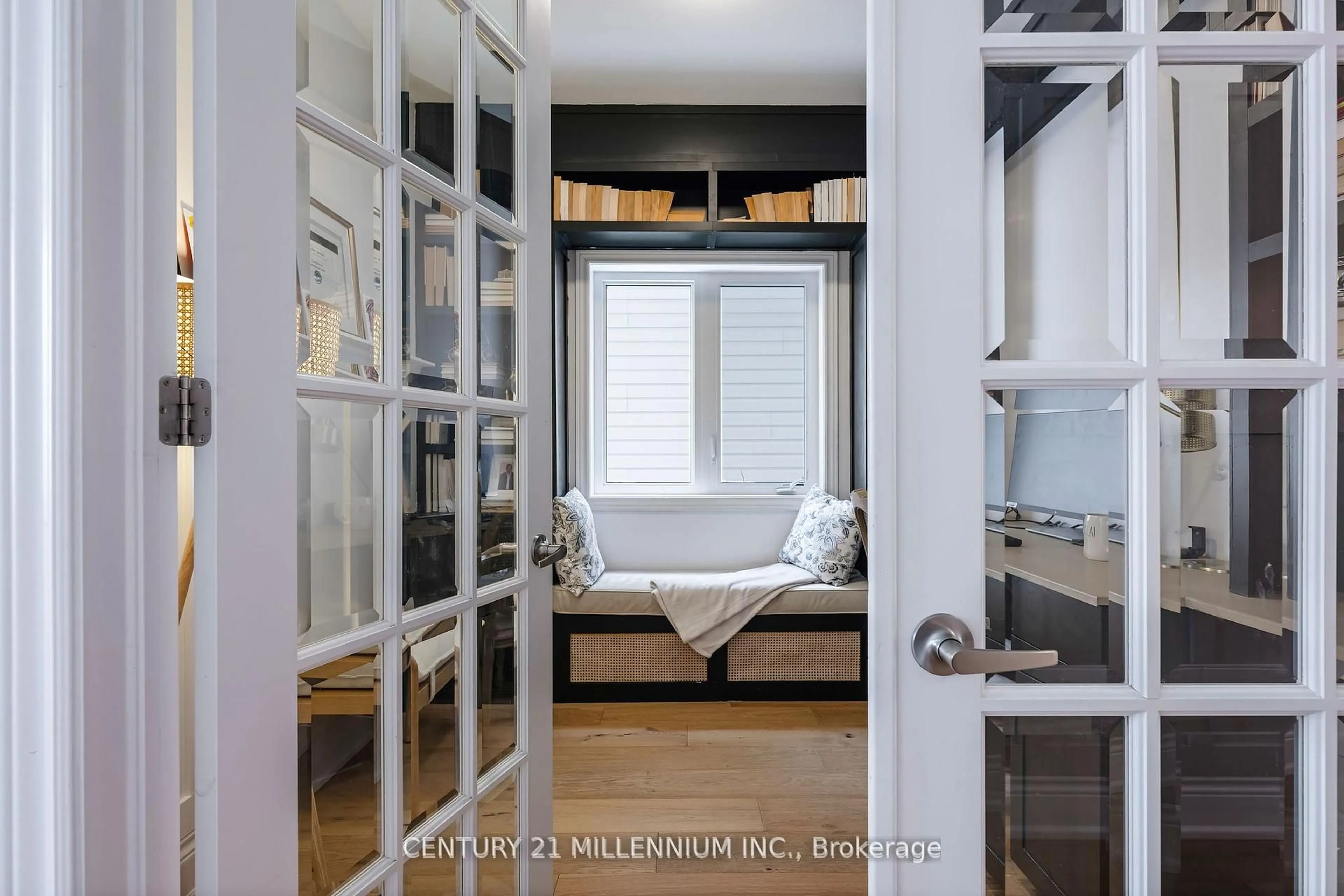 Indoor entryway for 712 Gilmour Cres, Shelburne Ontario L0N 1S3