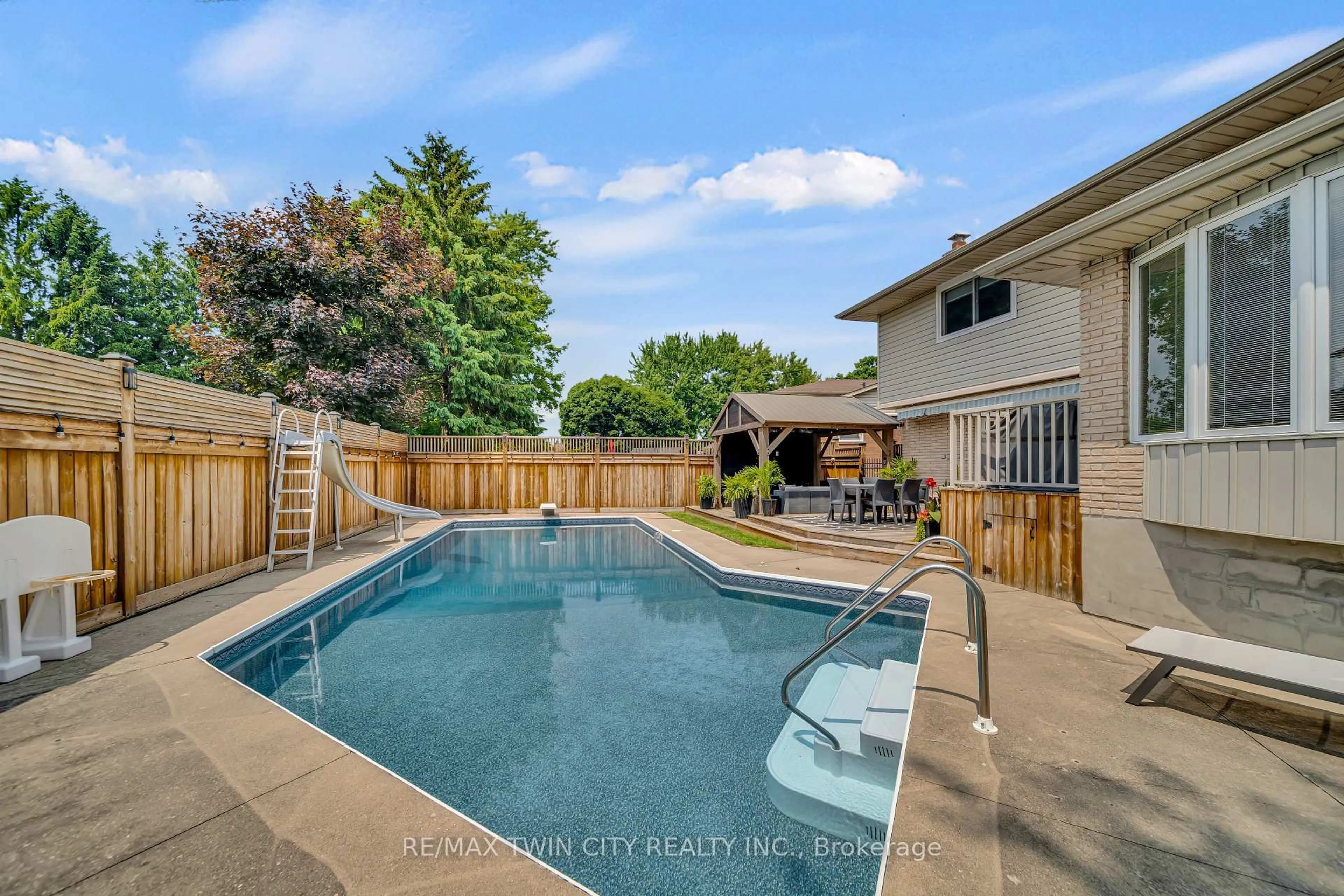 Pool for 126 Winding Way, Kitchener Ontario N2N 1N4
