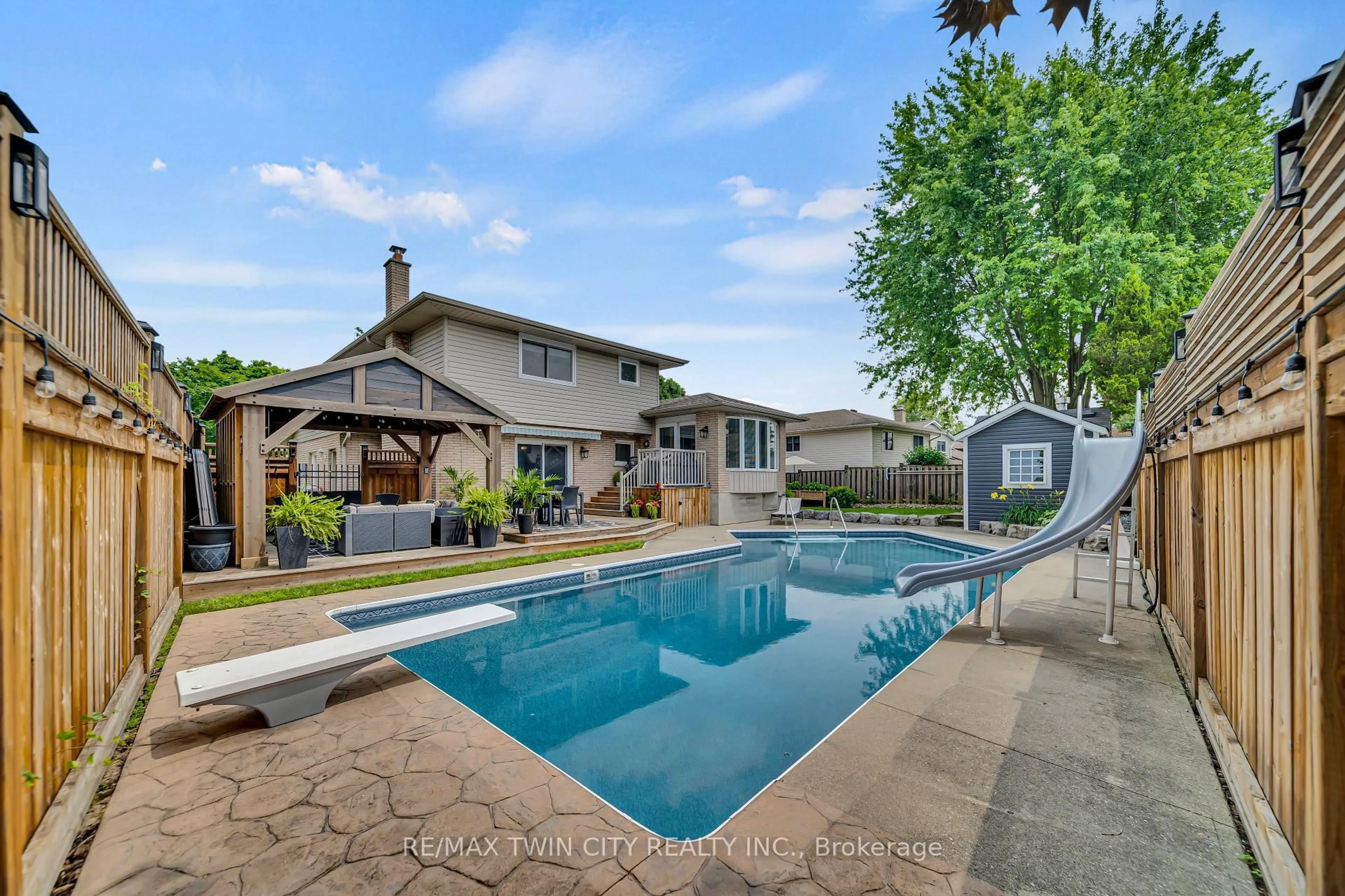 Pool for 126 Winding Way, Kitchener Ontario N2N 1N4