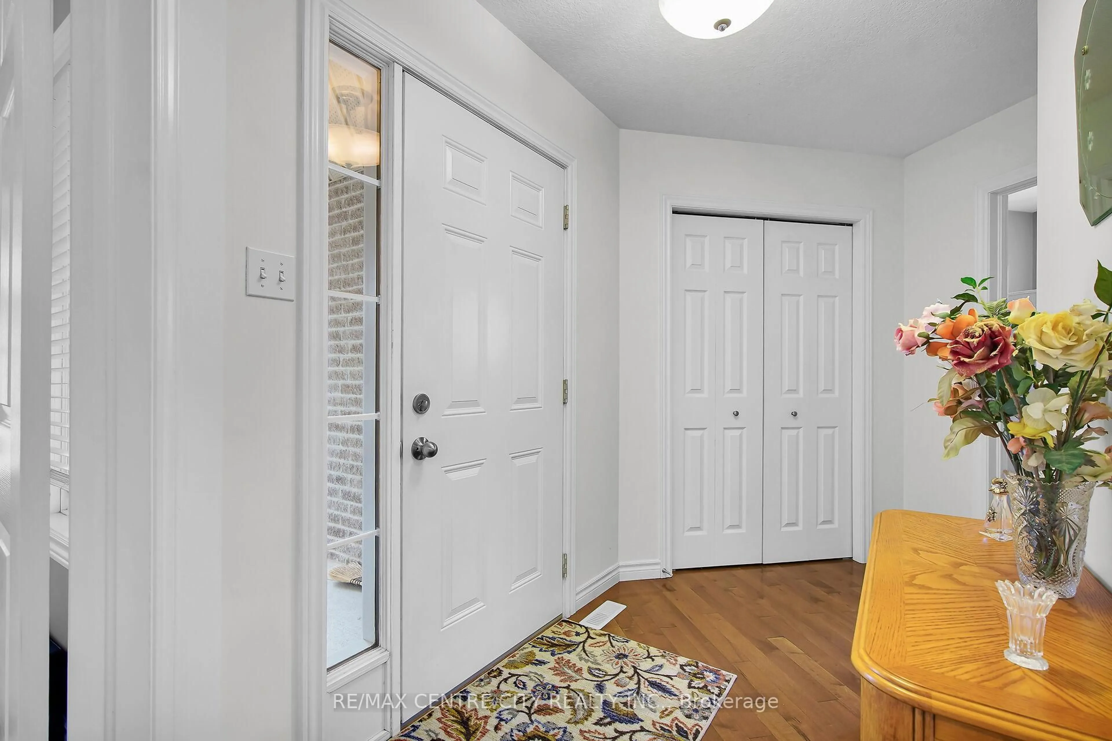 Indoor entryway for 1307 Nicole Ave, London North Ontario N5X 4M7