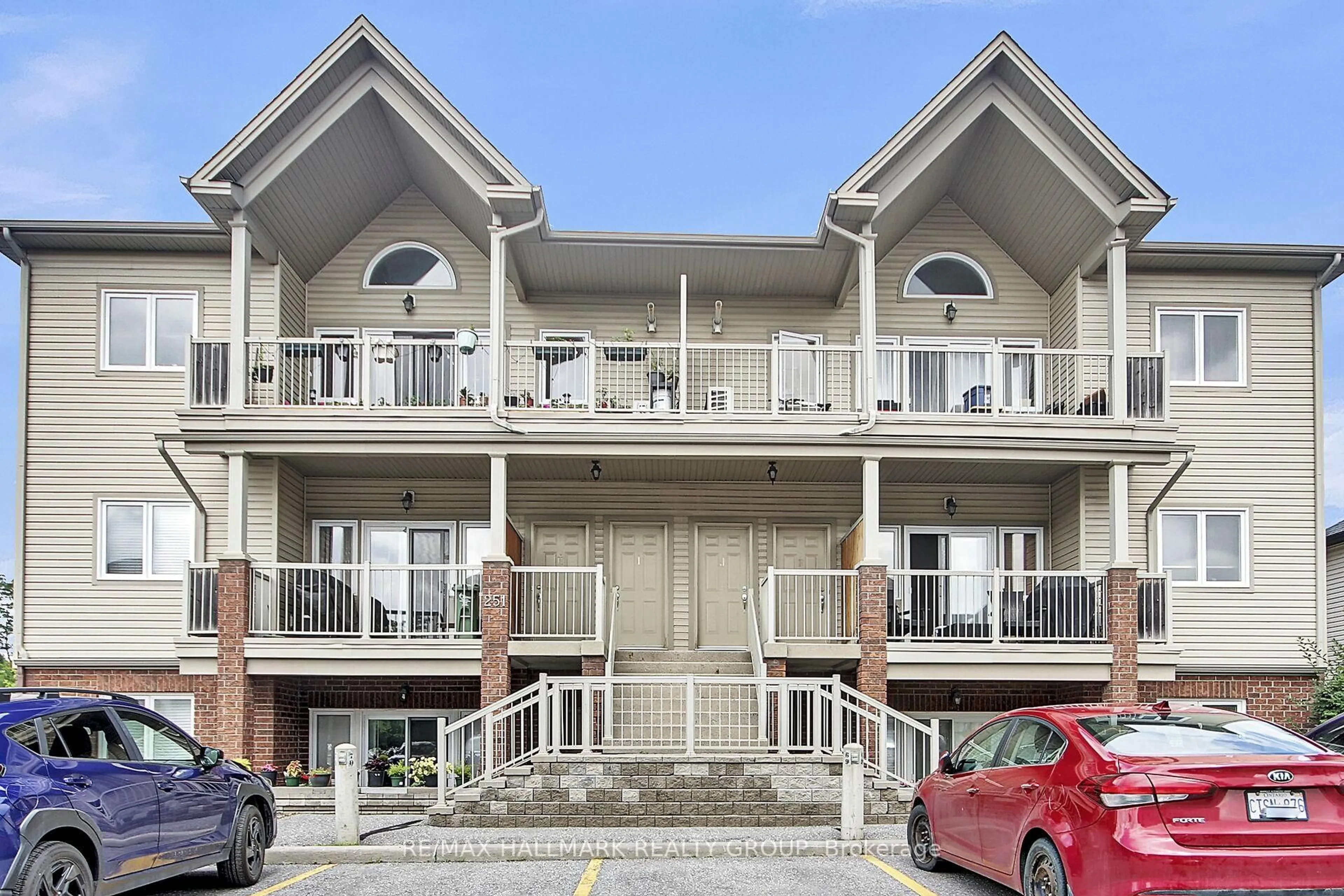 Unknown for 251 Crestway Dr #B, Ottawa Ontario K2G 0A9