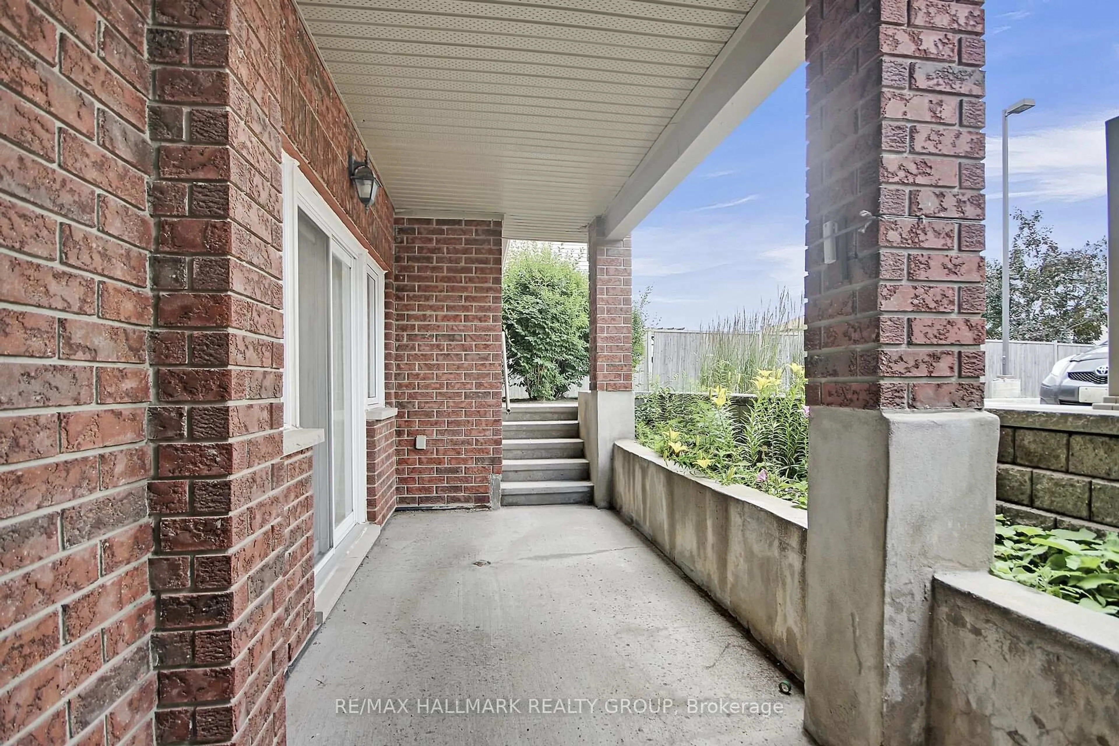 Unknown for 251 Crestway Dr #B, Ottawa Ontario K2G 0A9
