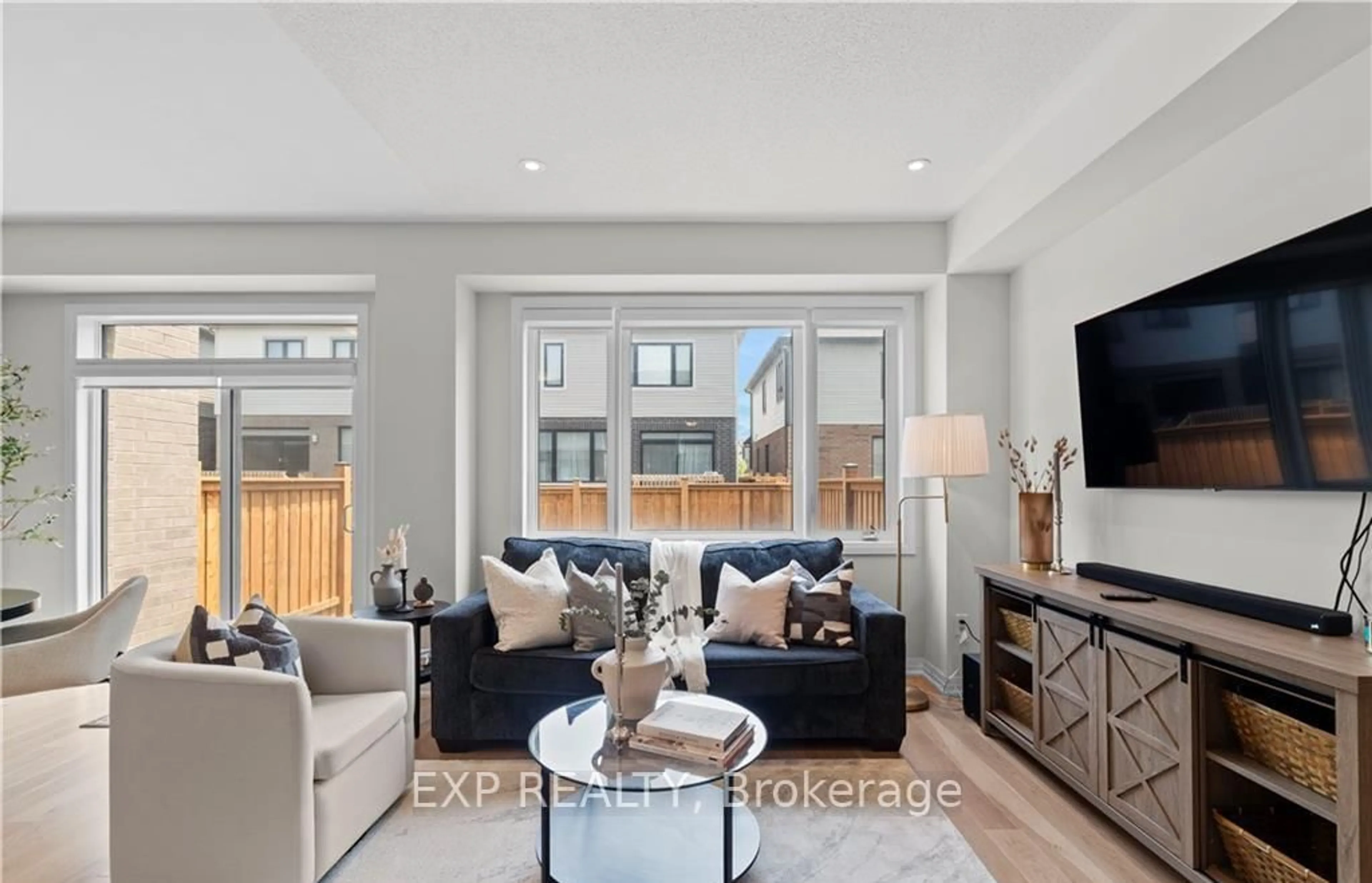 Living room with furniture, unknown for 53 FREEDOM Cres, Hamilton Ontario L0R 1W0