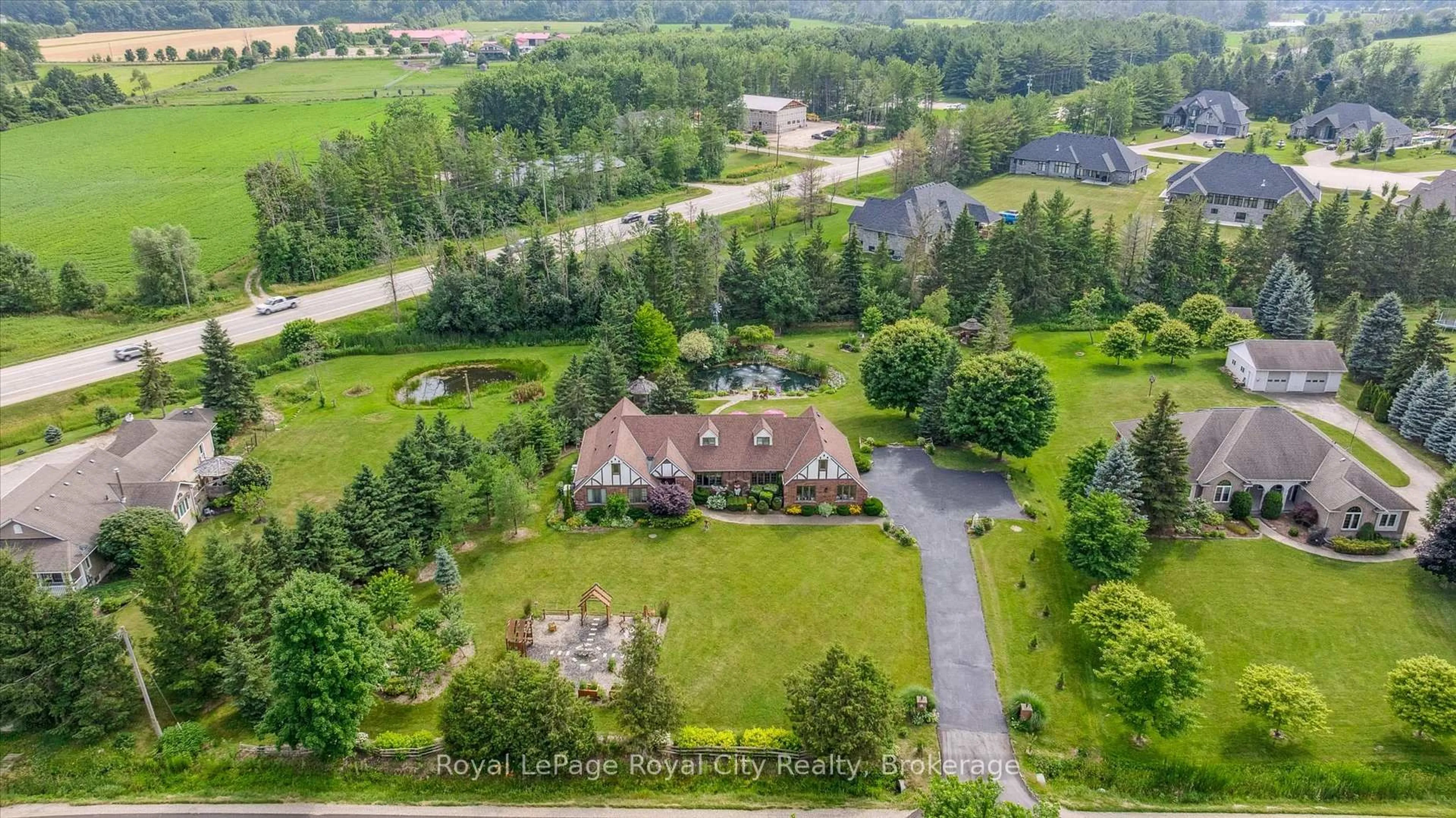 A pic from outside/outdoor area/front of a property/back of a property/a pic from drone, unknown for 5792 8th Line, Guelph/Eramosa Ontario N0B 1B0