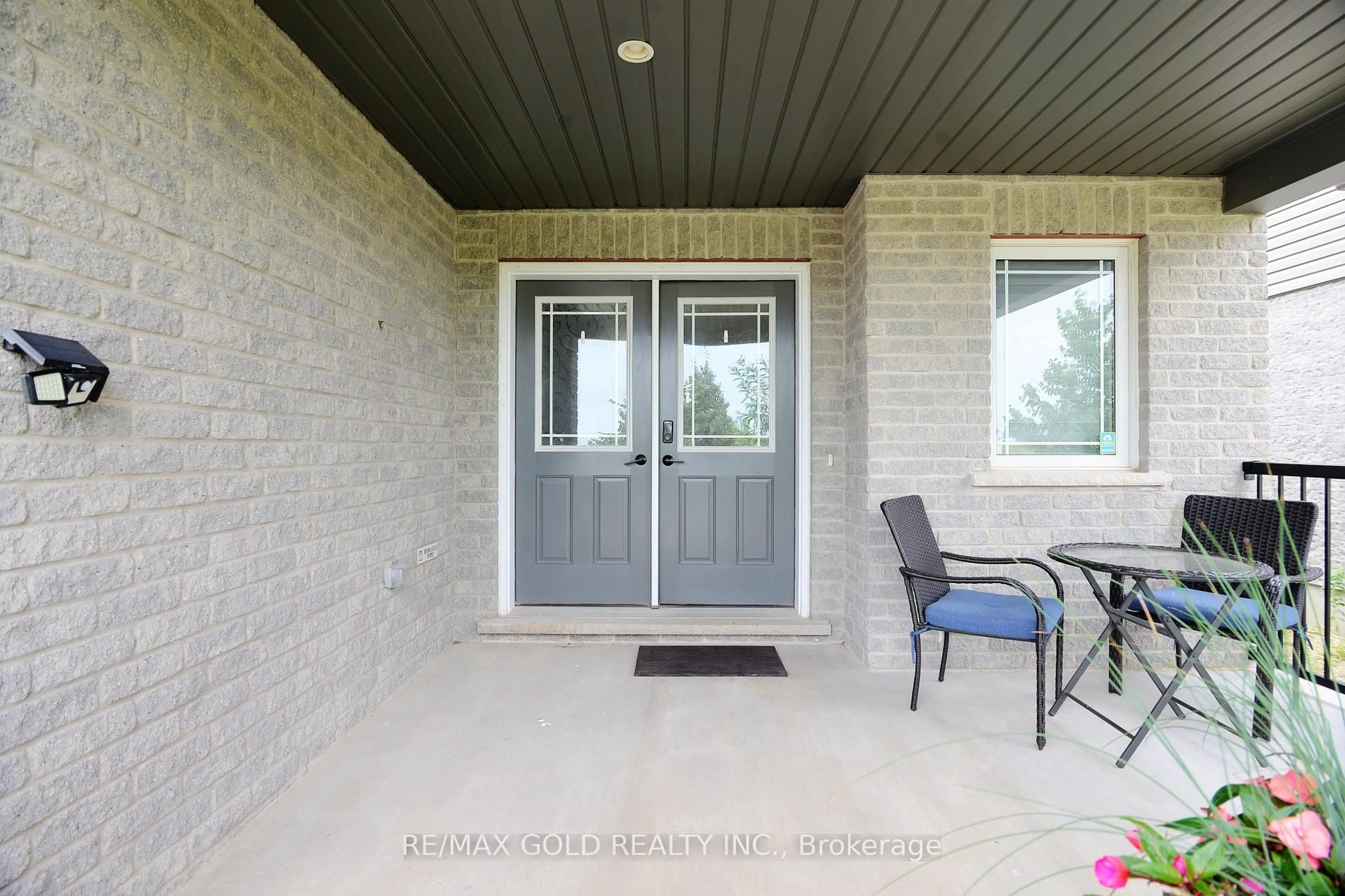 Patio, street for 7 Hunt St, East Luther Grand Valley Ontario L9W 6W5