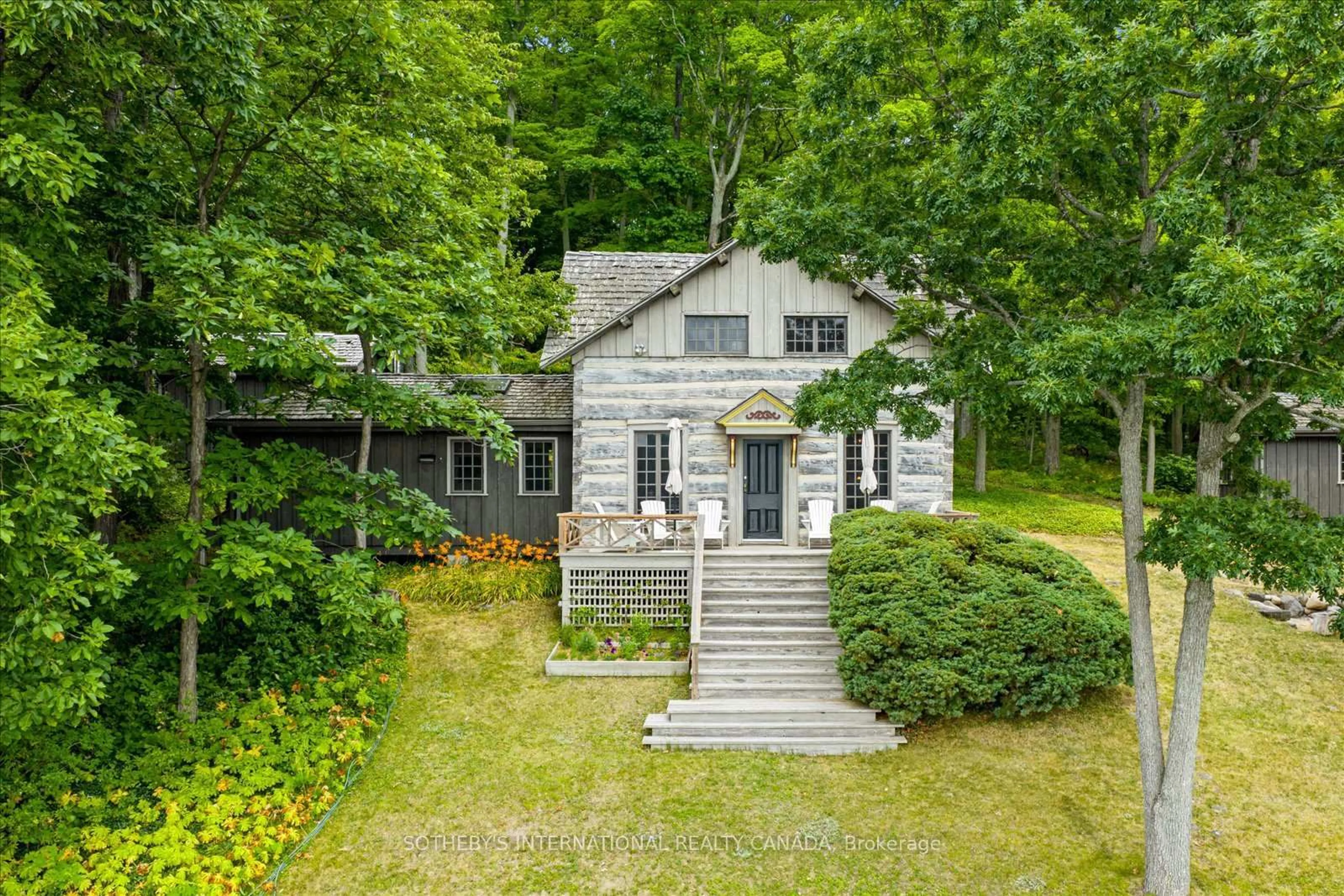 A pic from outside/outdoor area/front of a property/back of a property/a pic from drone, street for 100 West Sugar Island Private, Hamilton Township Ontario K0K 2E0