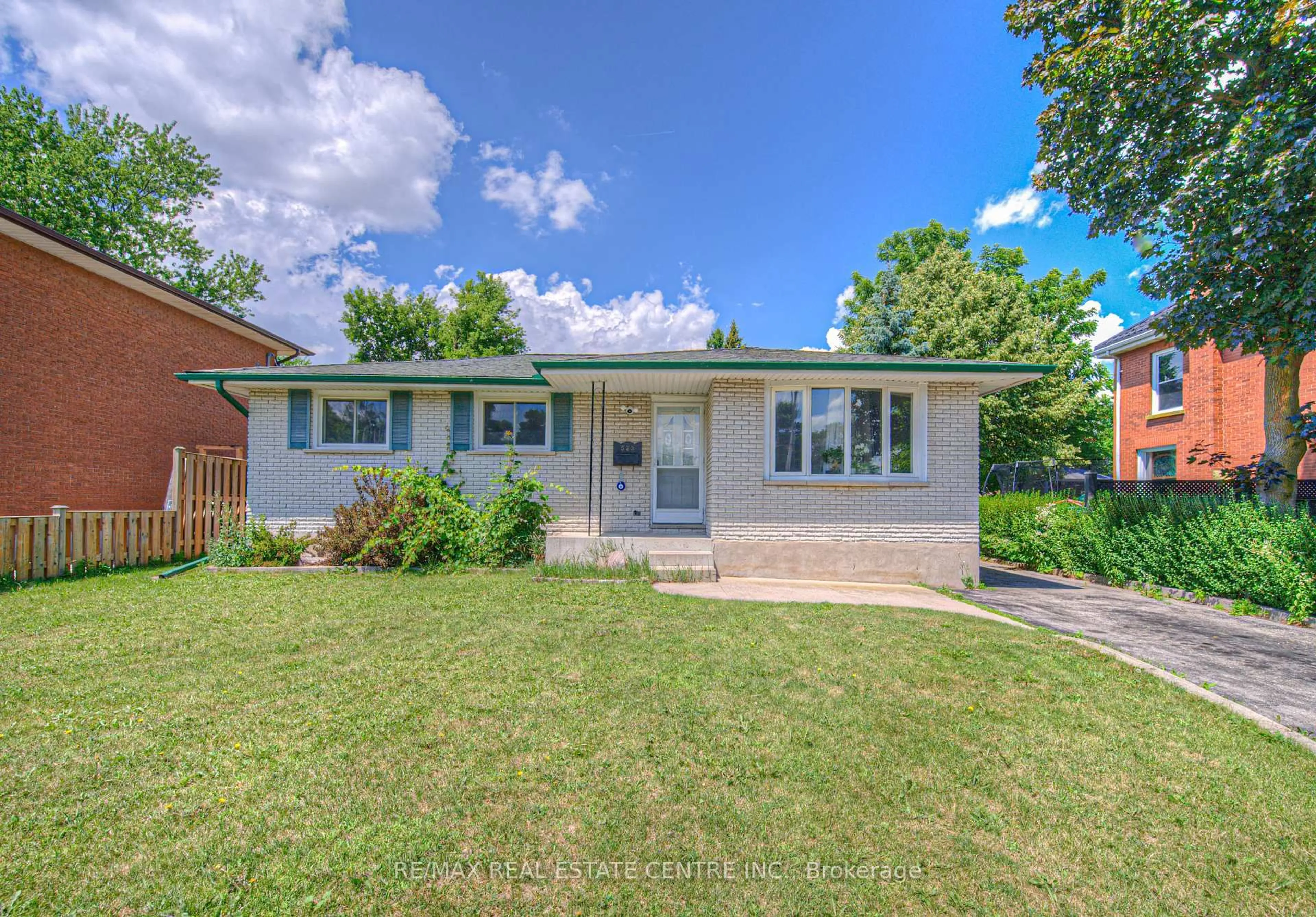 Home with brick exterior material, street for 523 Dunbar Rd, Cambridge Ontario N3H 2T3