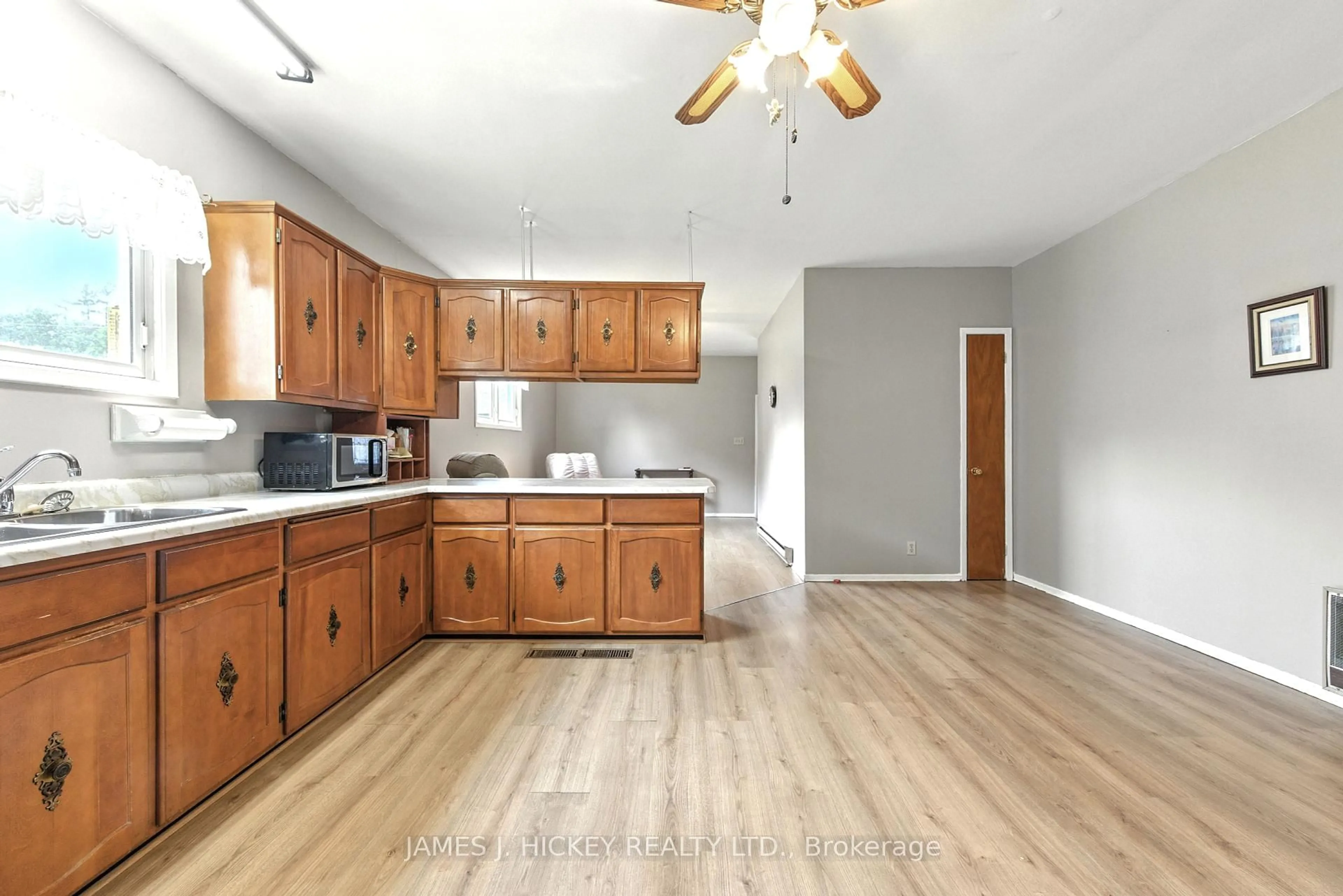 Standard kitchen, wood/laminate floor for 69 Main St, Chalk River Ontario K0J 1J0