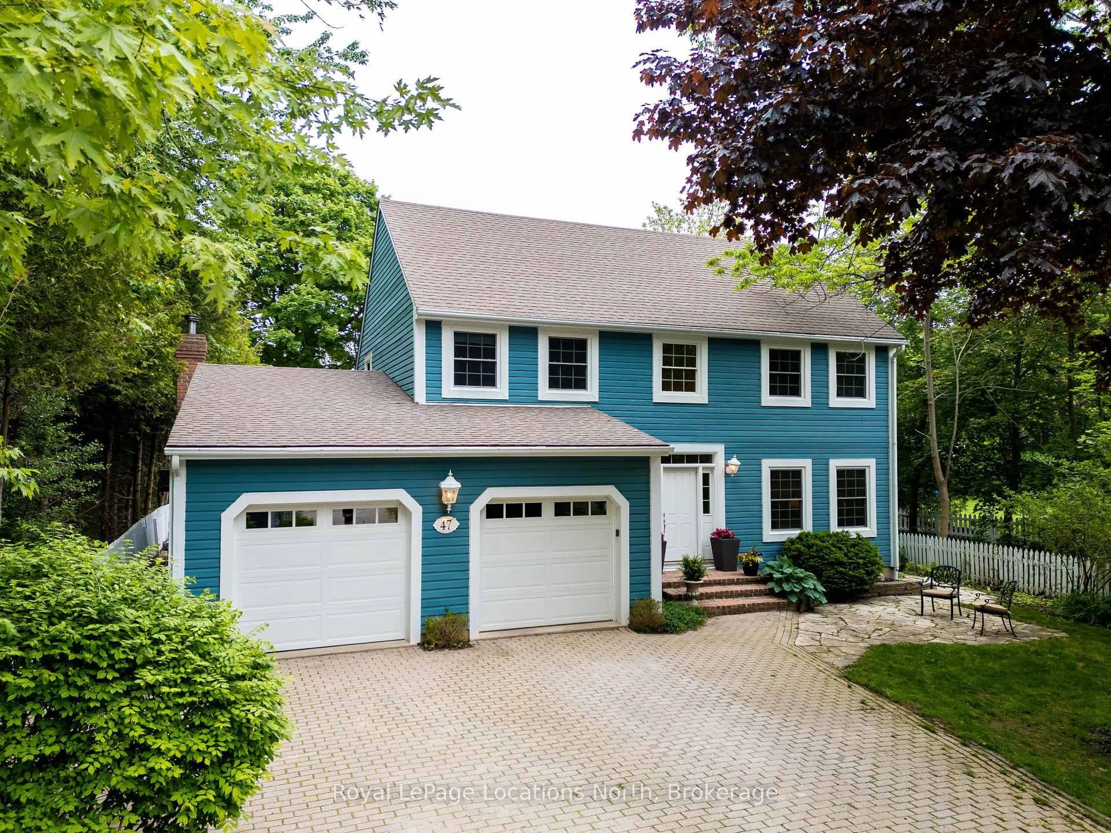 Home with vinyl exterior material, street for 47 Vera St, Meaford Ontario N4L 1B2